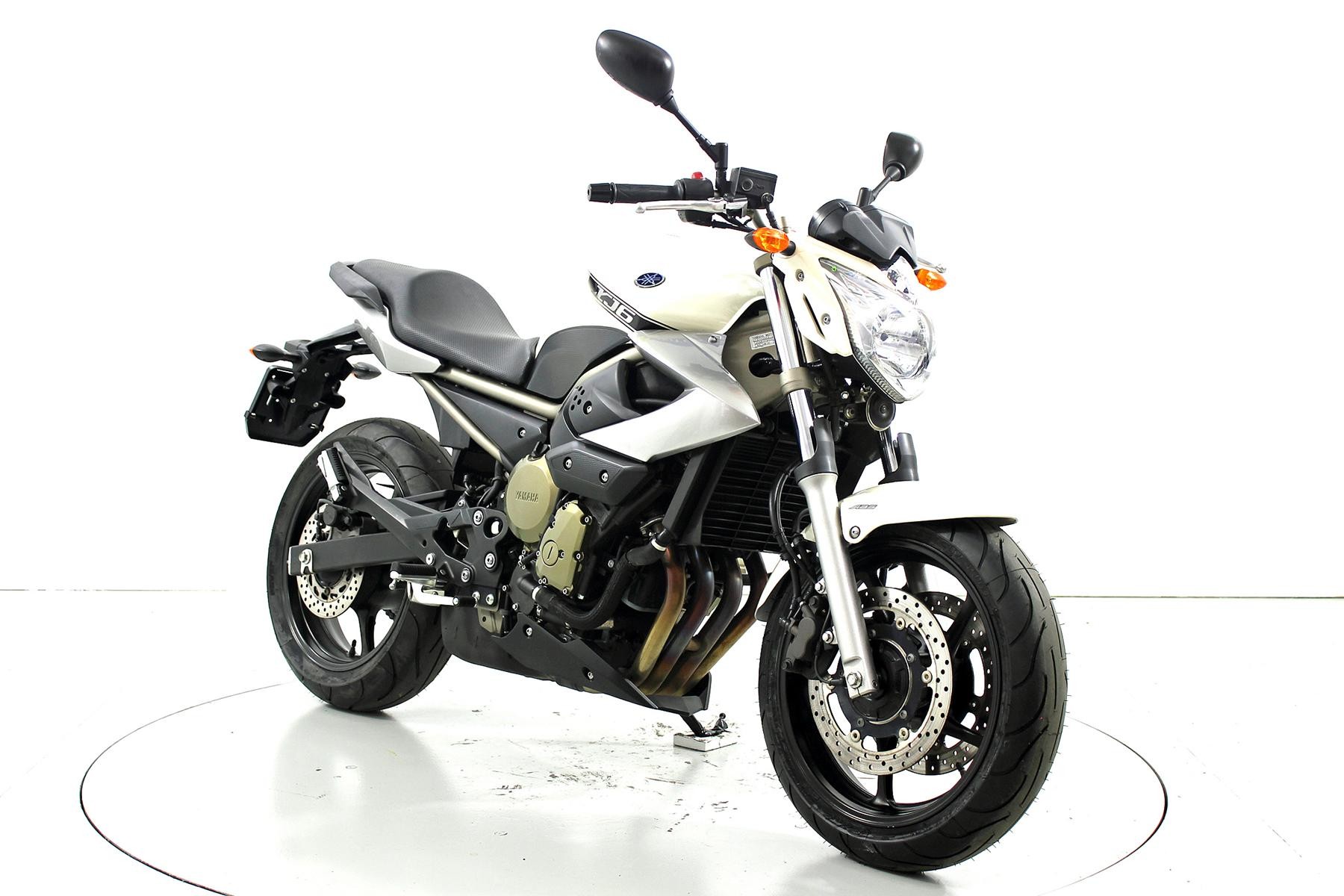 YAMAHA XJ6N ABS-showroom-element-1