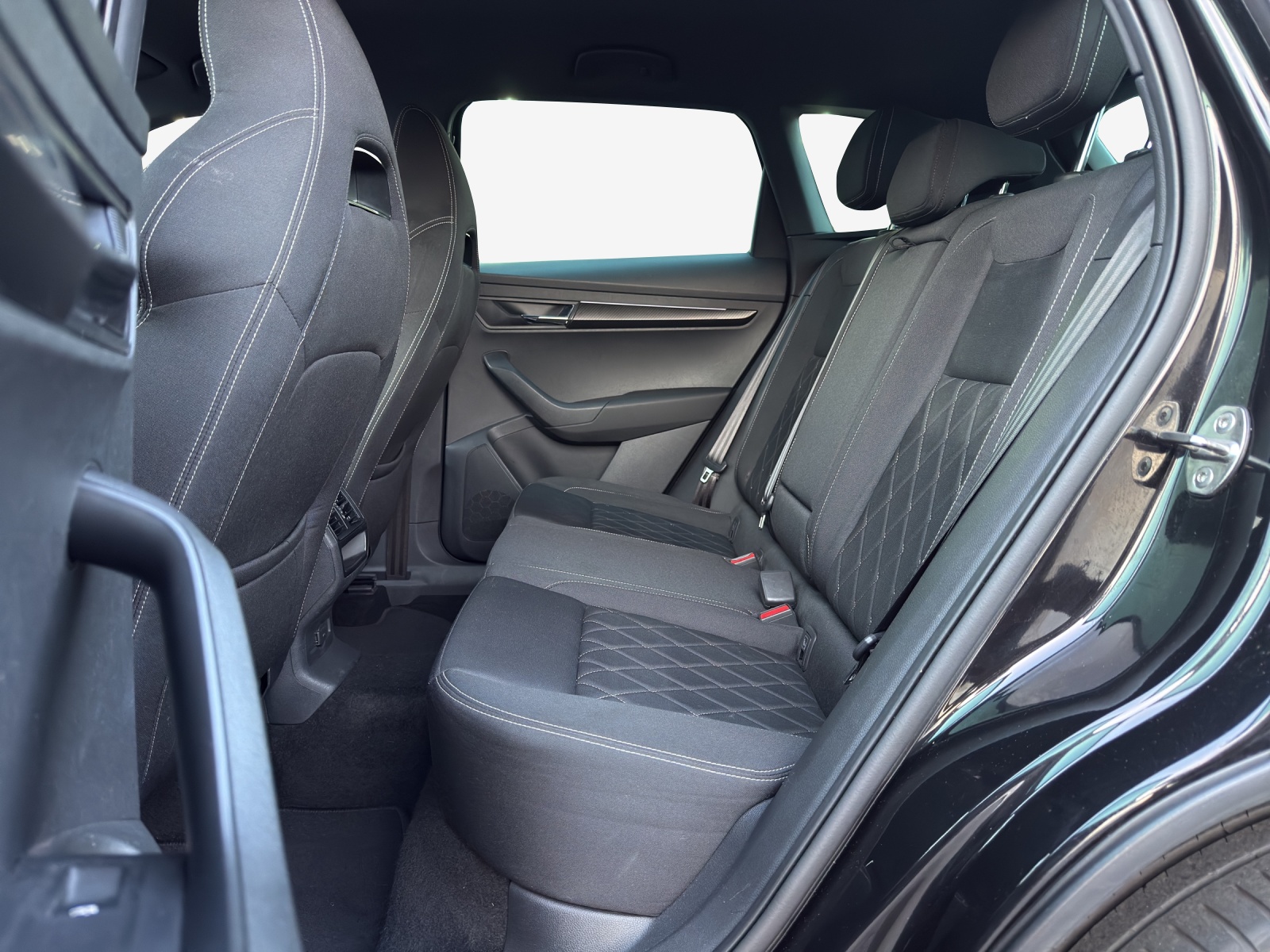 SKODA Karoq 2.0 TSI SportLine 4x4 DSG-image-11