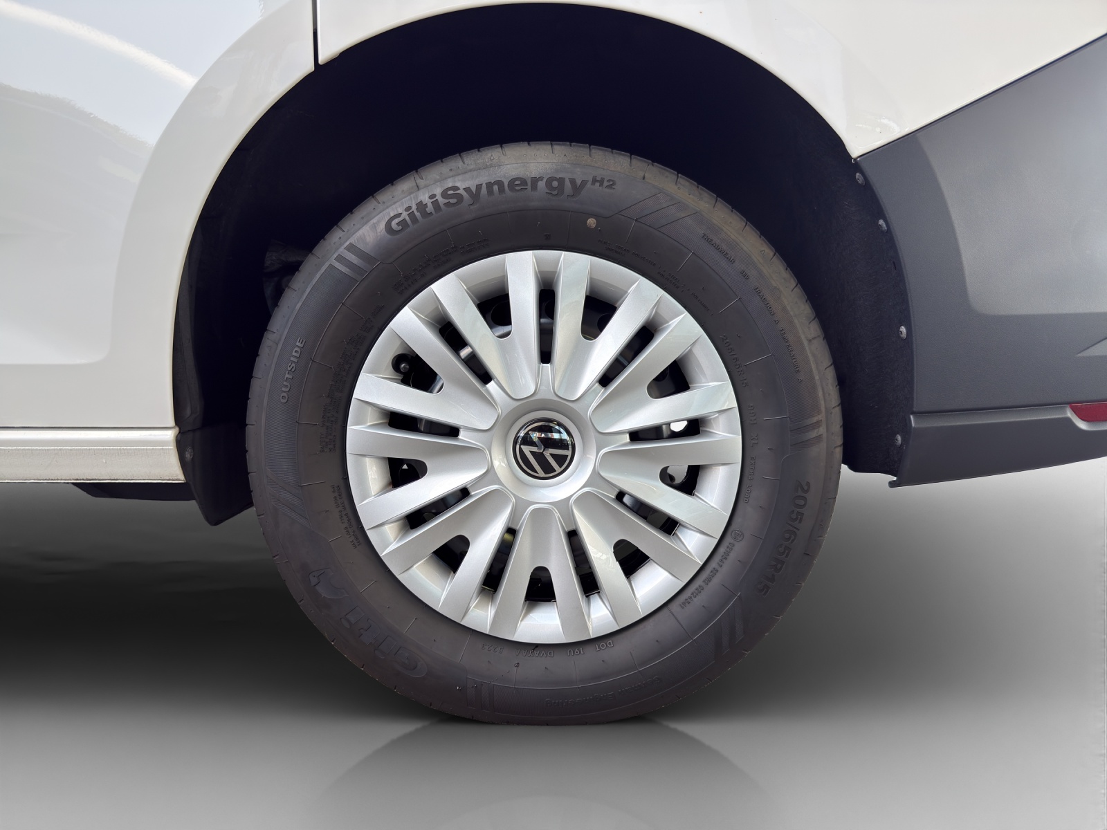 VW Caddy 2.0 TDI-image-13