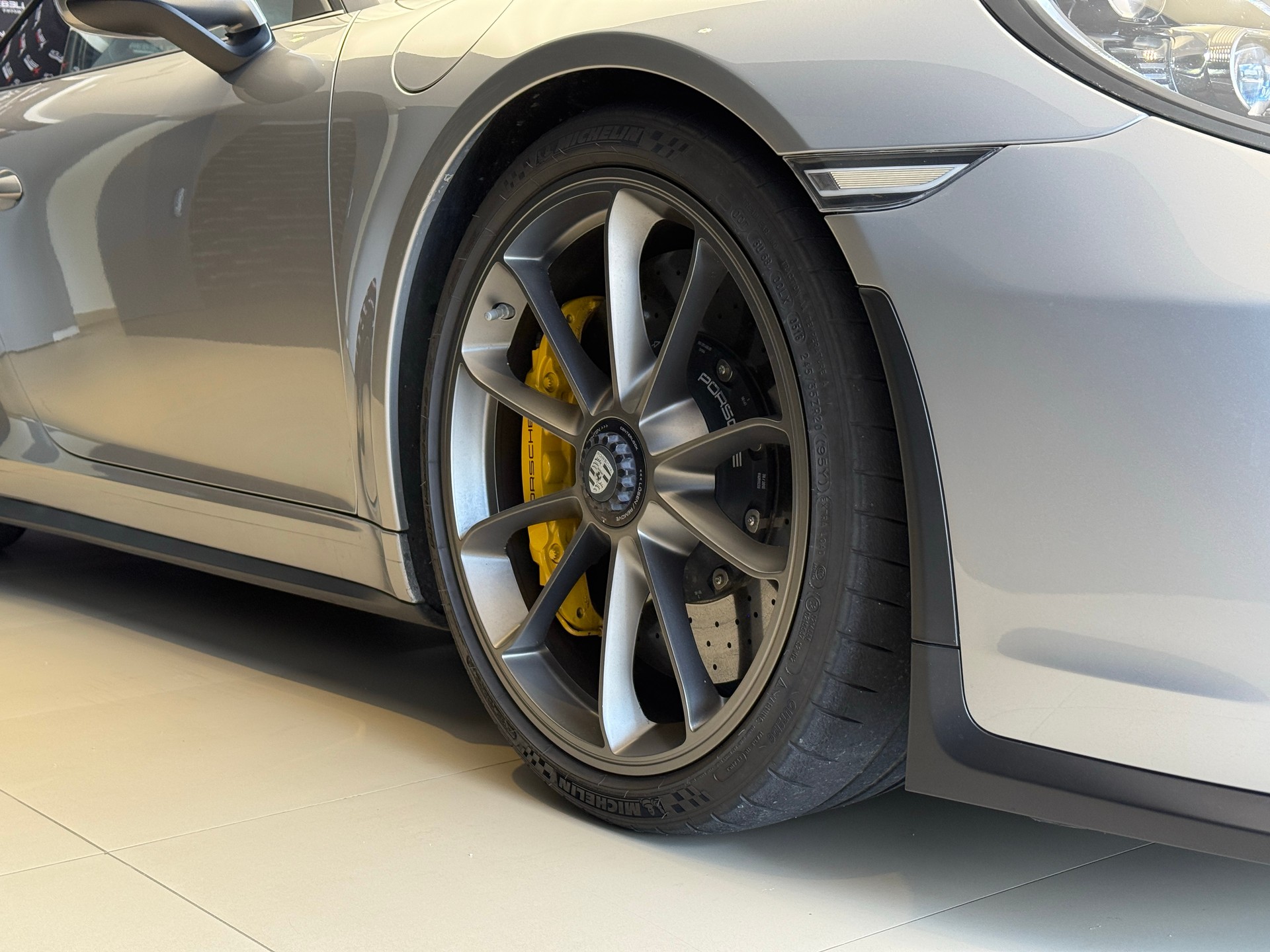 PORSCHE 911 GT3-image-5