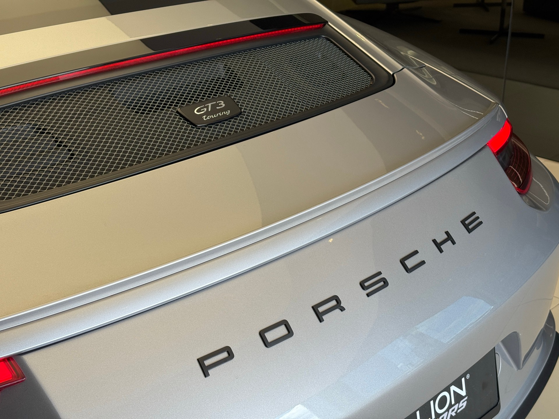 PORSCHE 911 GT3-image-10