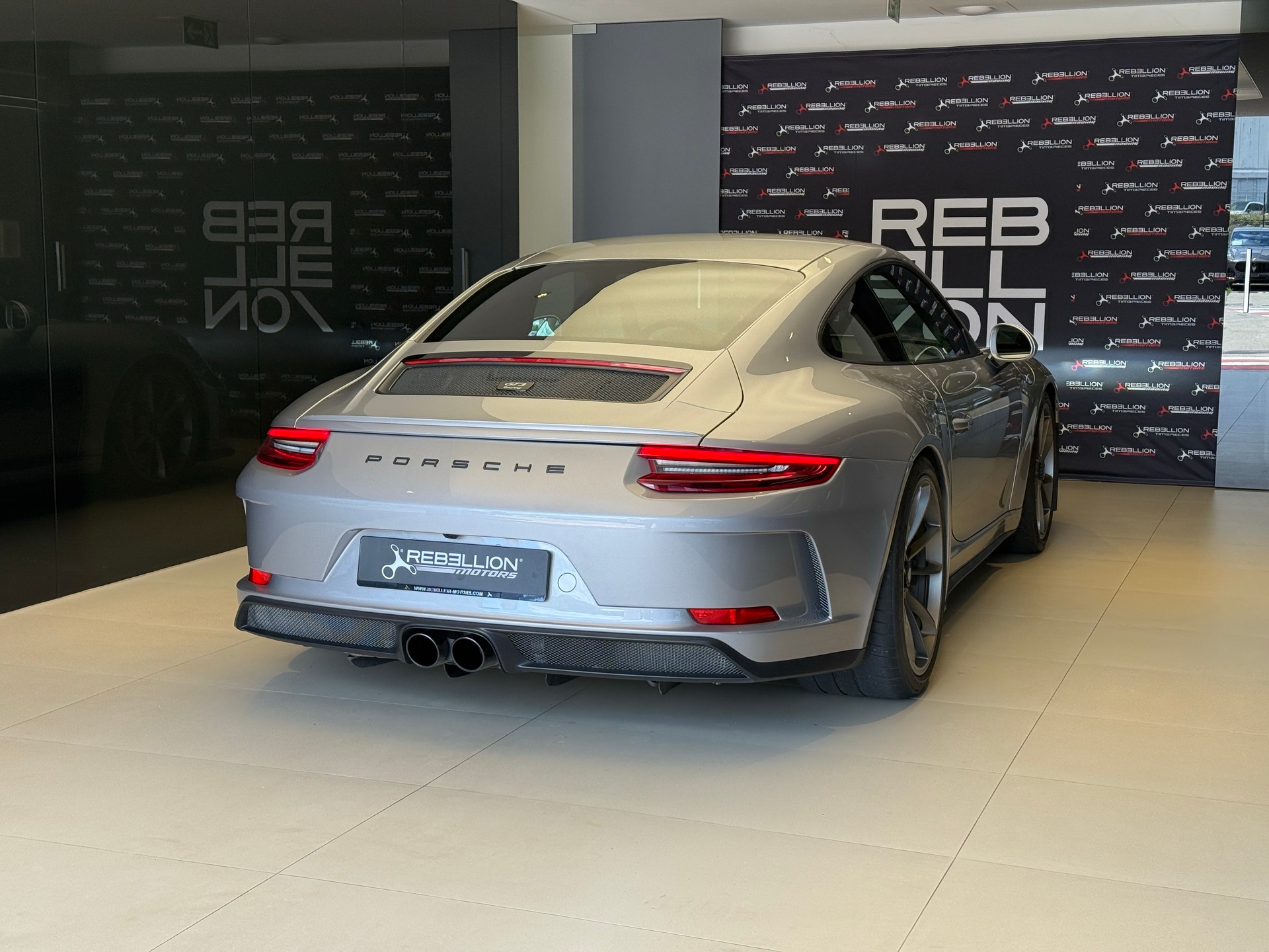 PORSCHE 911 GT3-image-6