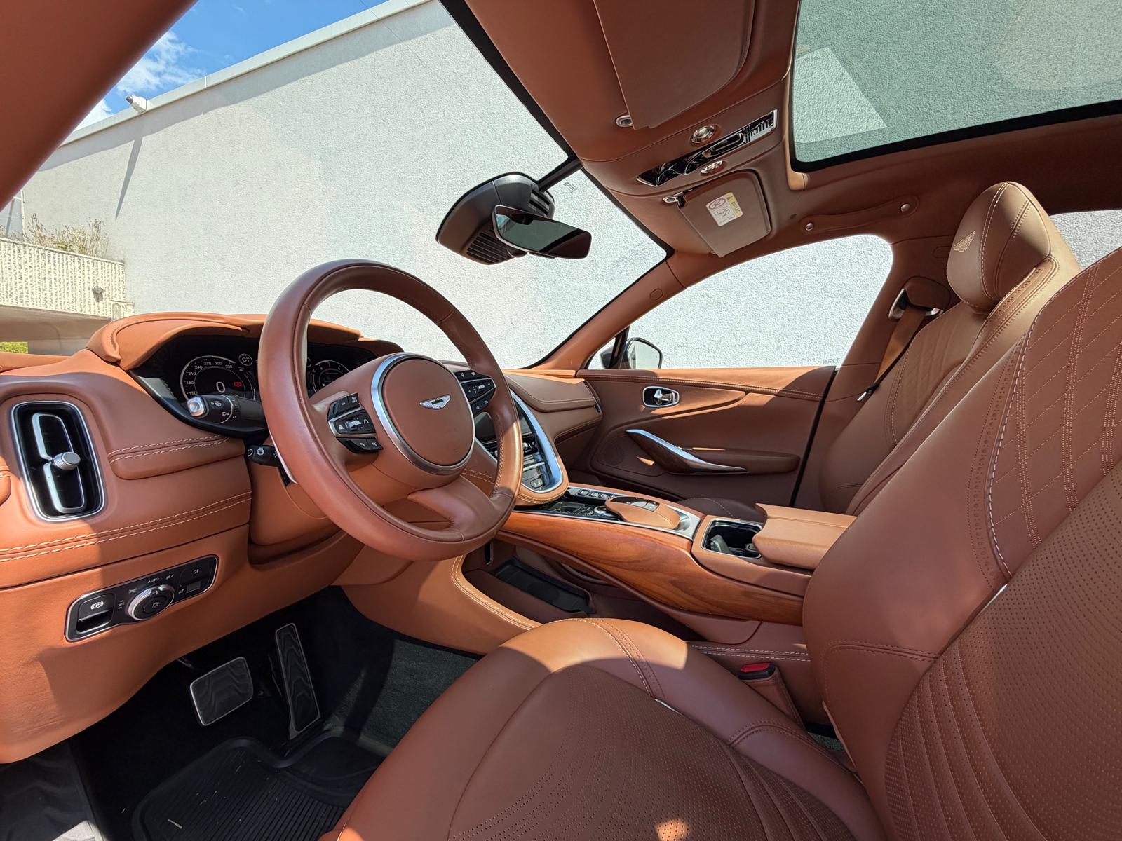 ASTON MARTIN DBX 4.0 V8-image-6