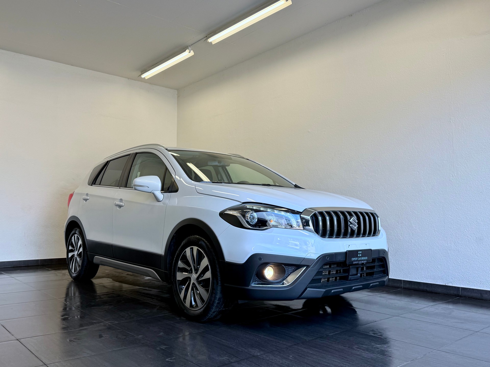 SUZUKI S-Cross-image-1