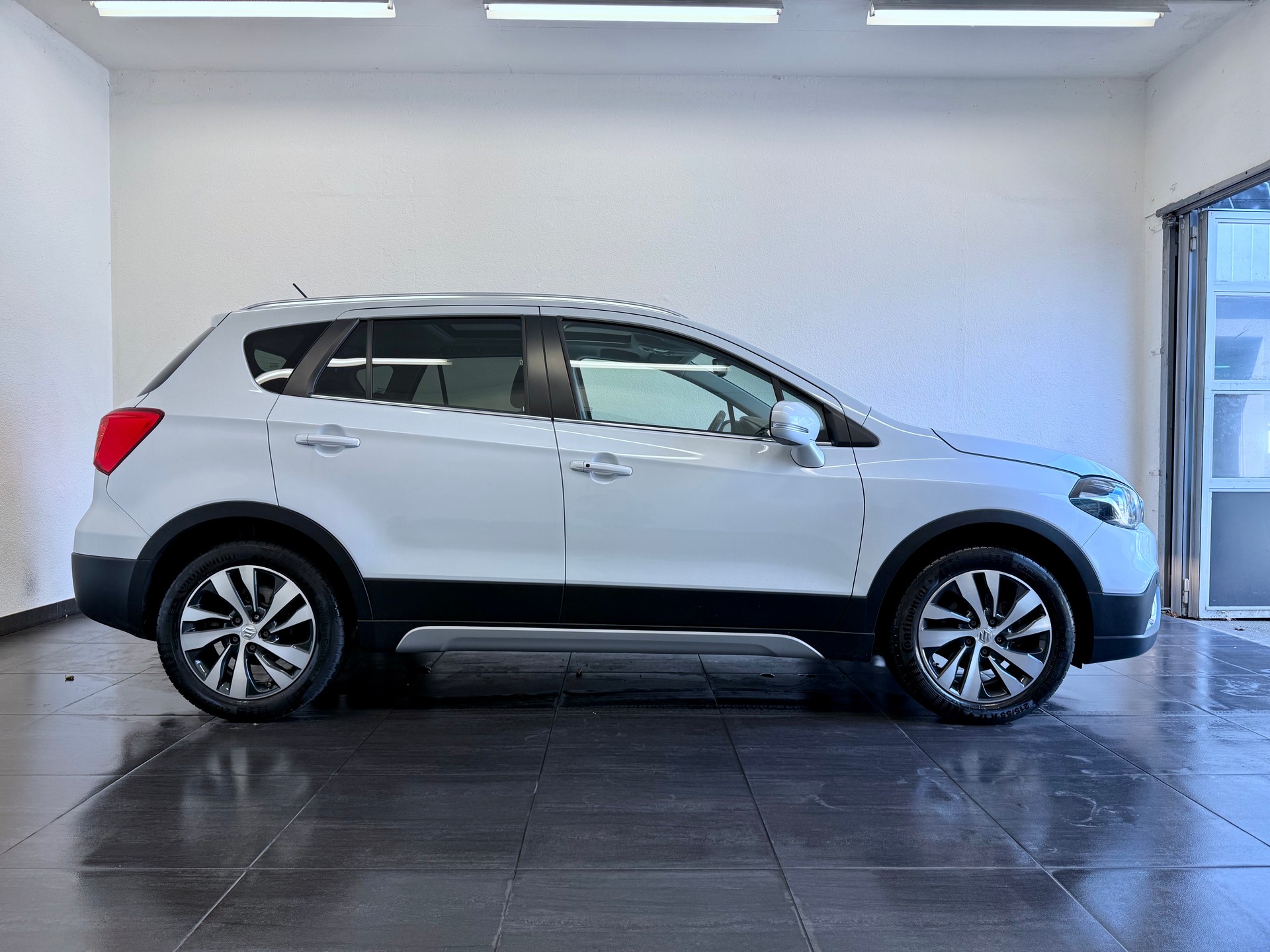 SUZUKI S-Cross-image-3