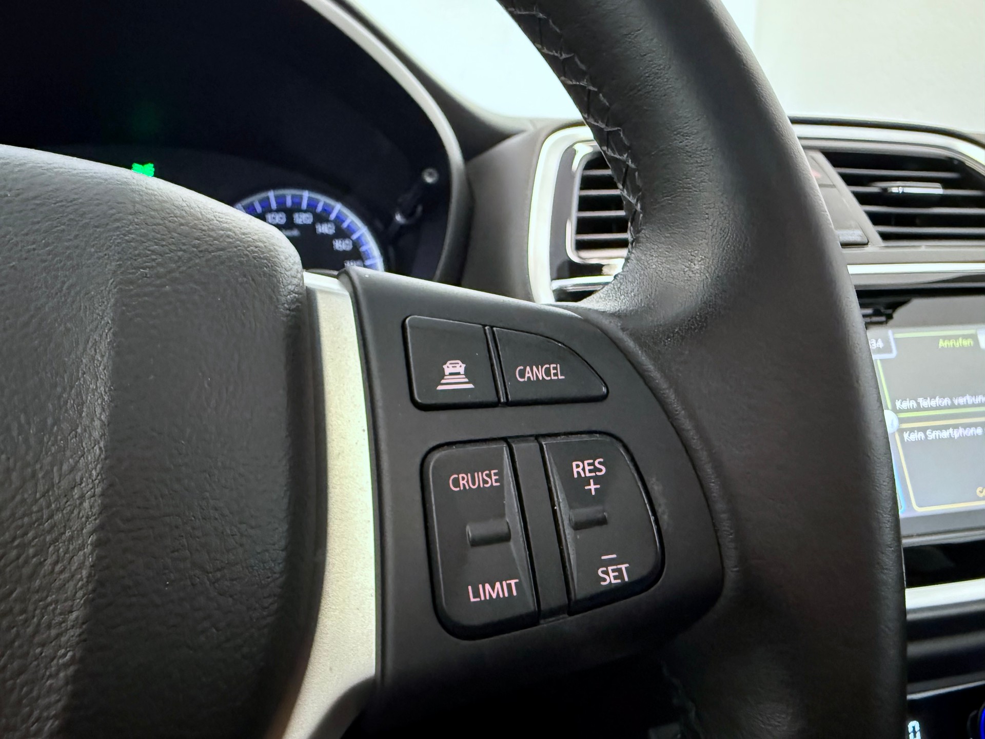 SUZUKI S-Cross-image-16