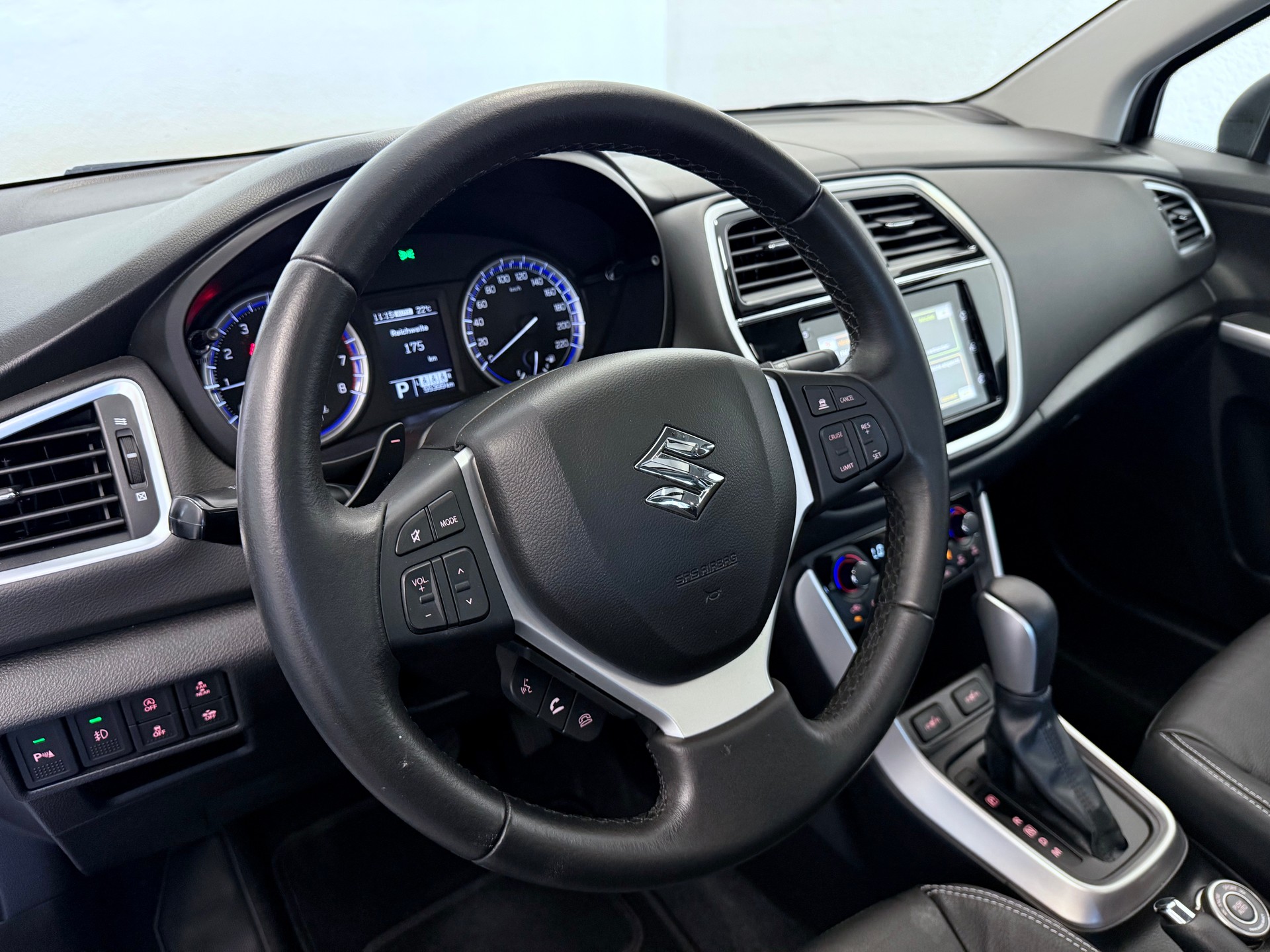 SUZUKI S-Cross-image-14