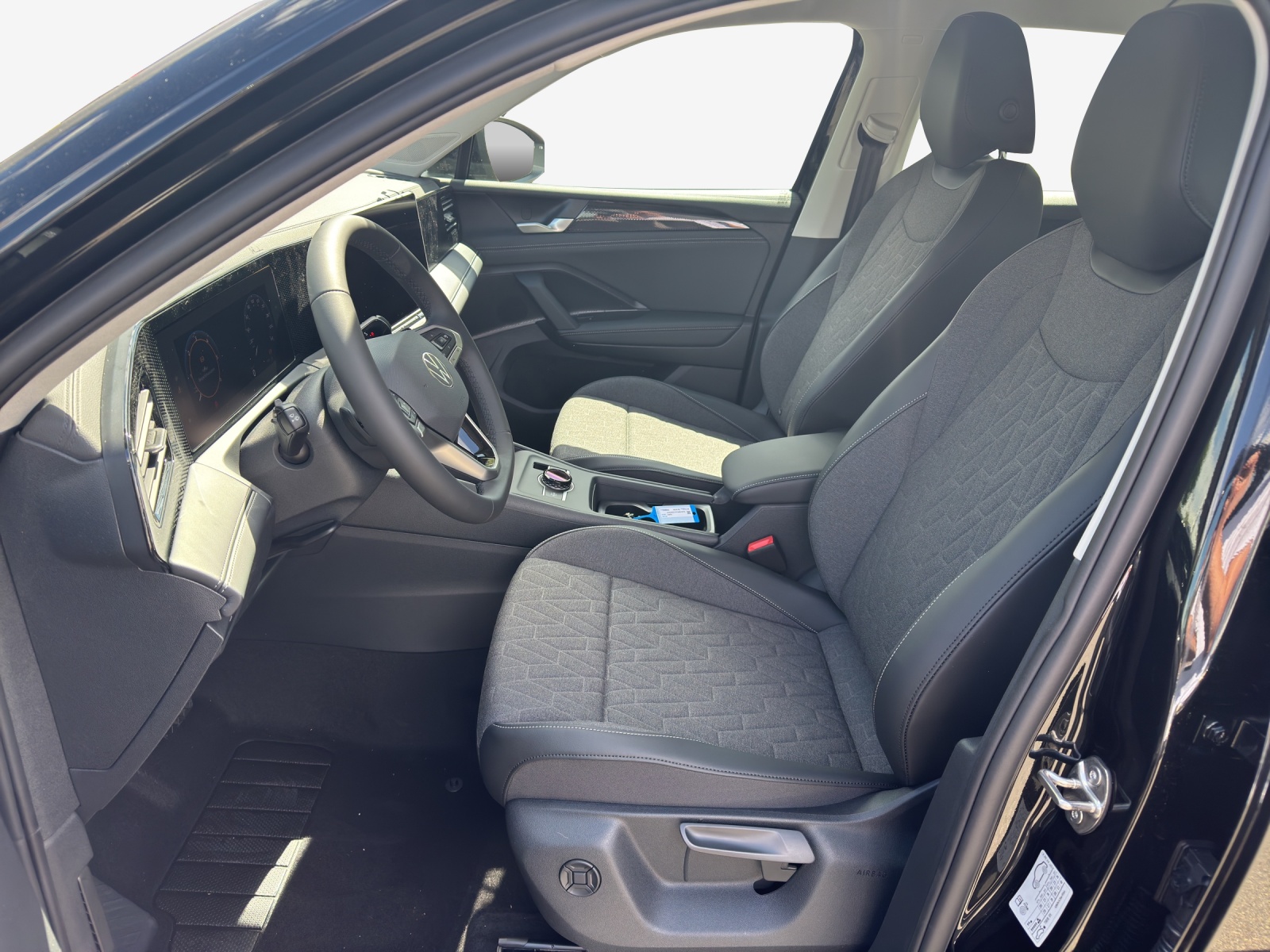 VW Tiguan 2.0 TDI SCR Life DSG-image-7