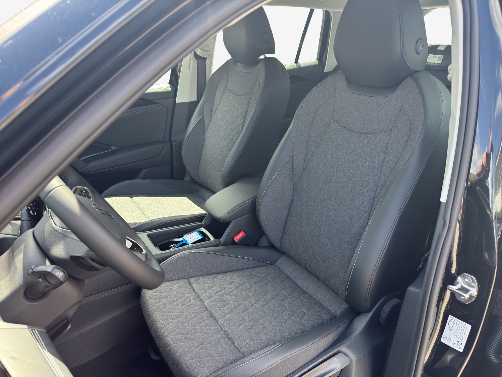 VW Tiguan 2.0 TDI SCR Life DSG-image-13