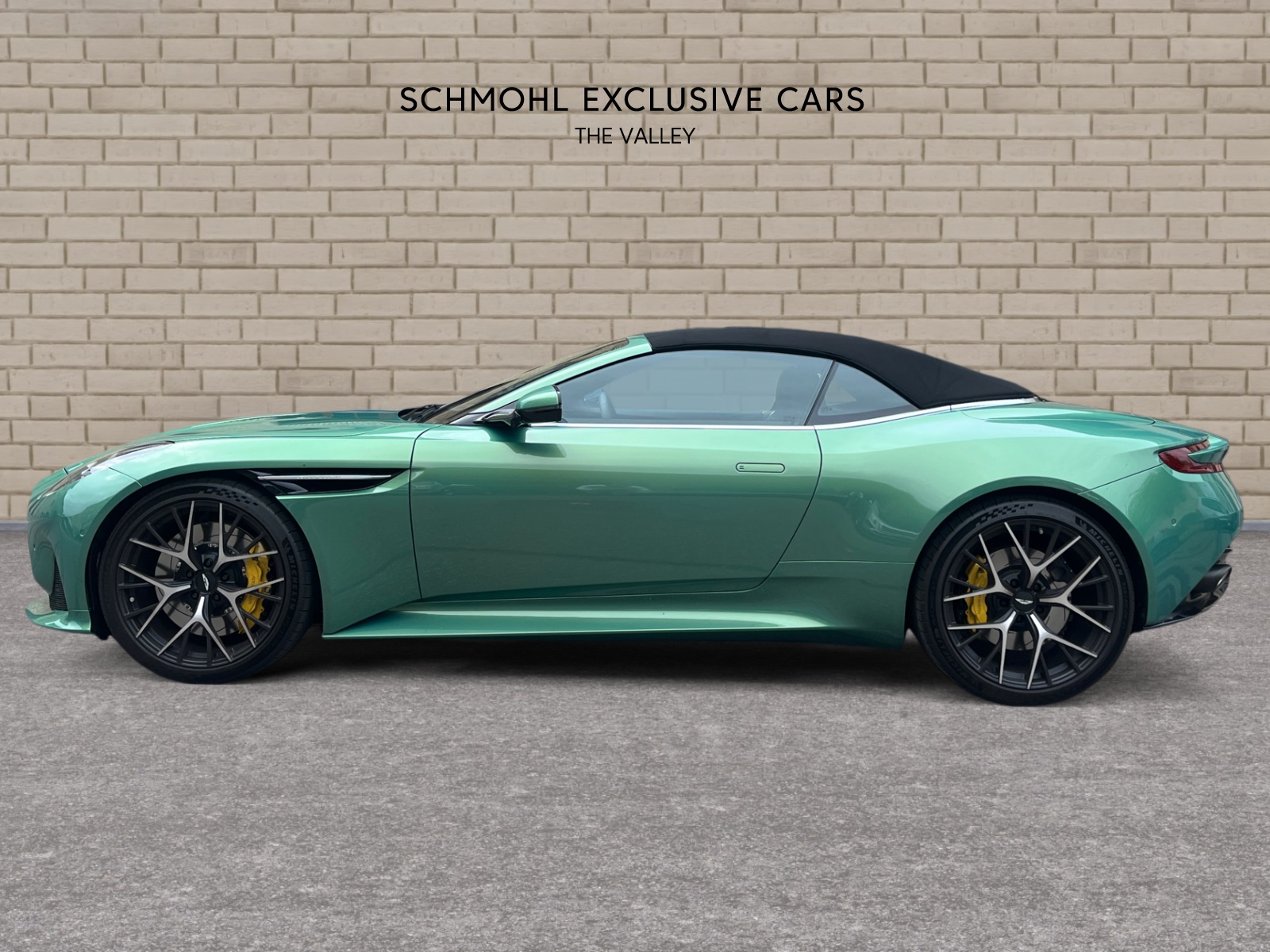 ASTON MARTIN Volante