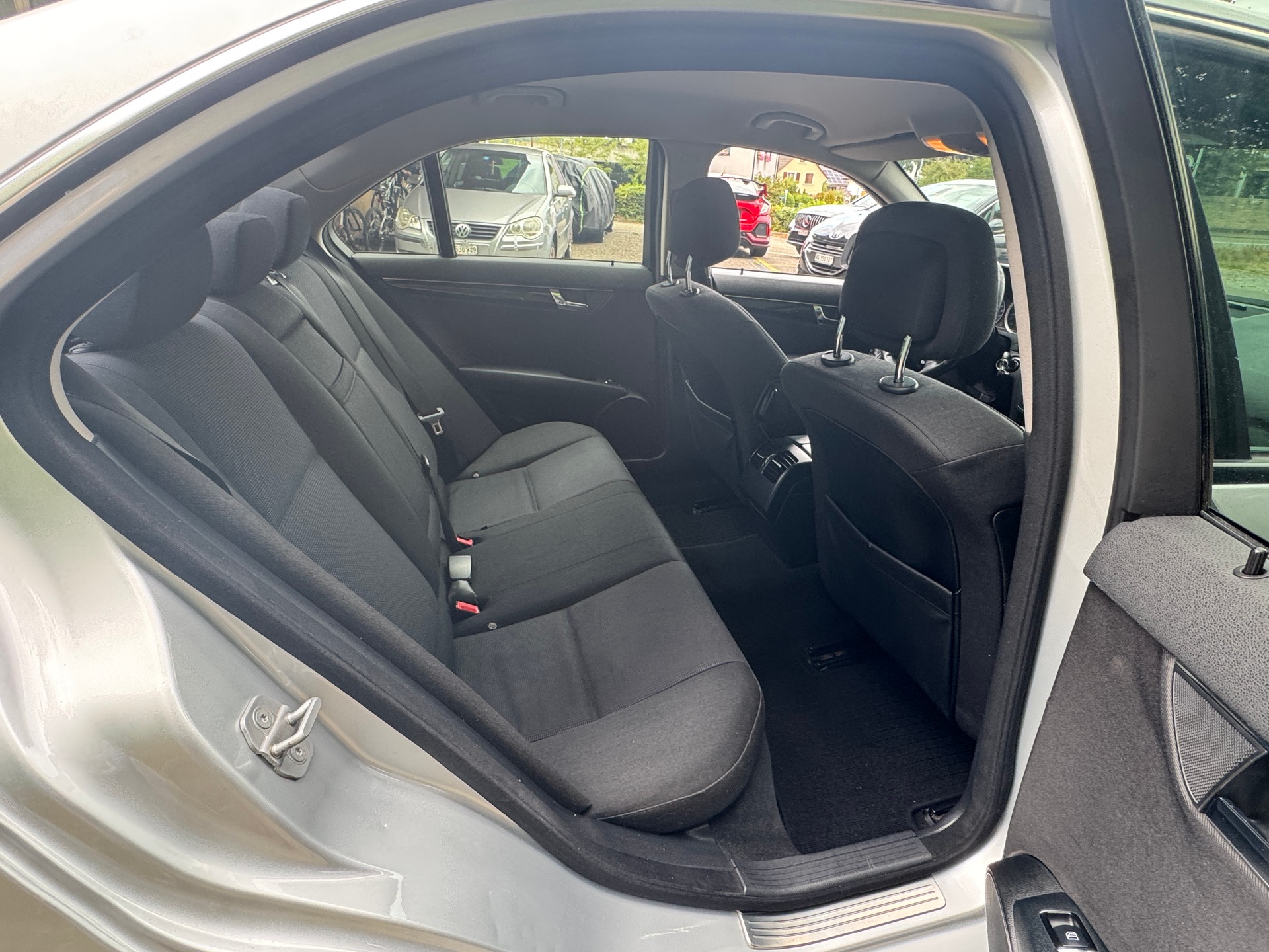 MERCEDES-BENZ C 180 Kompressor Avantgarde Sport Edition-image-8