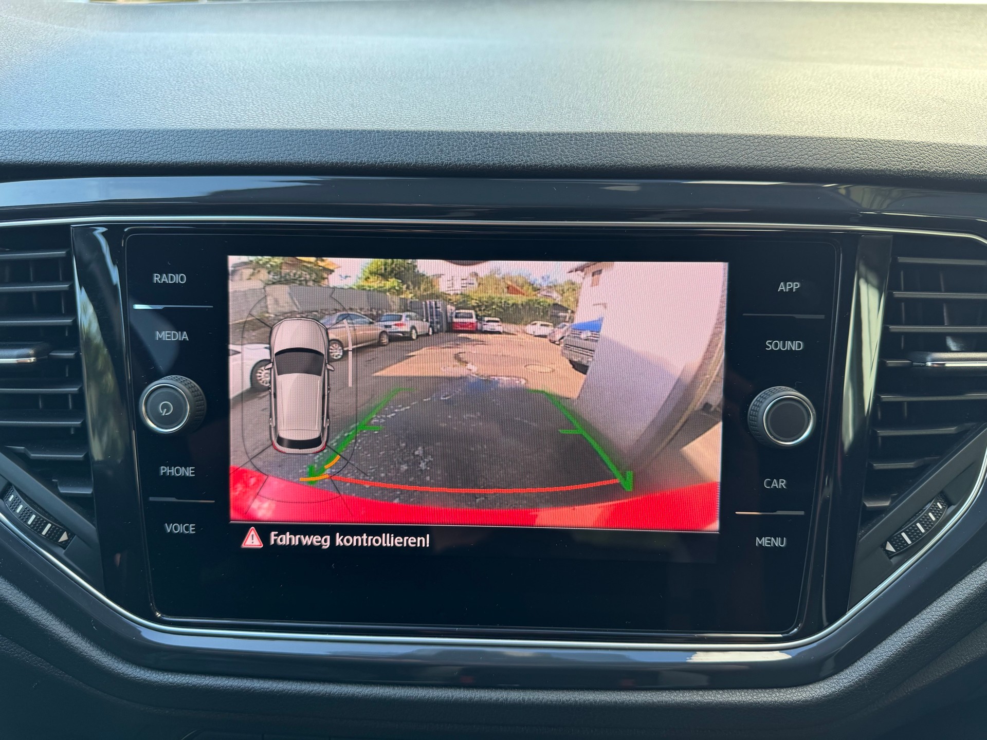 VW T-Roc 2.0 TSI Sport DSG 4Motion-image-9