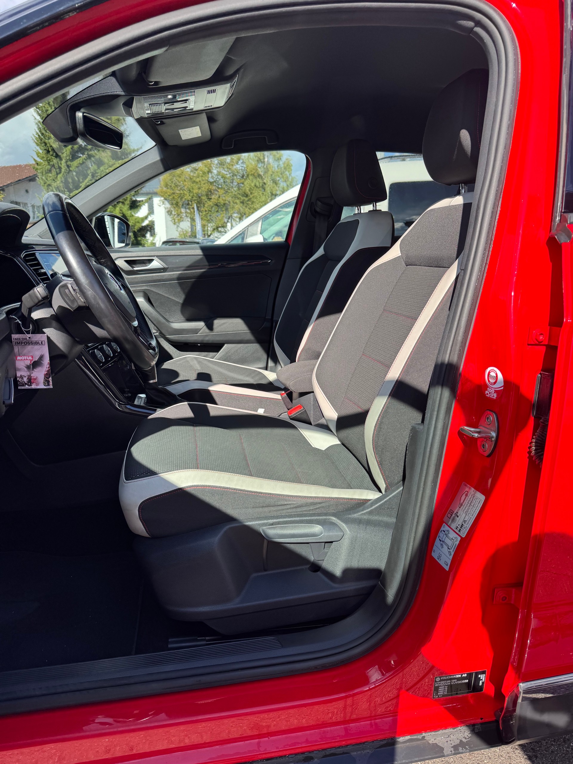 VW T-Roc 2.0 TSI Sport DSG 4Motion-image-25