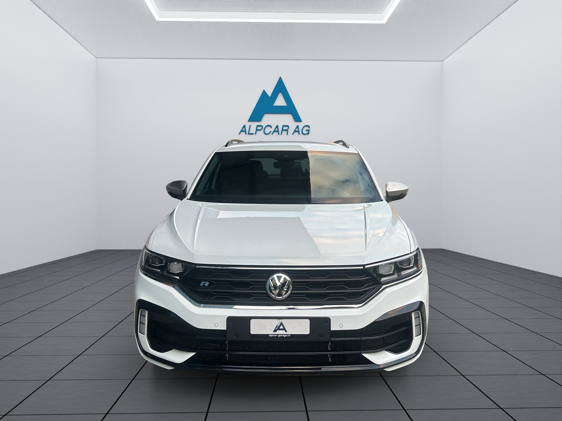 VW T-Roc 2.0 TSI R DSG 4Motion-image-1