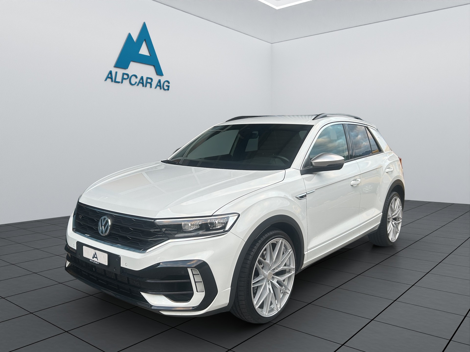 VW T-Roc 2.0 TSI R DSG 4Motion-image-2