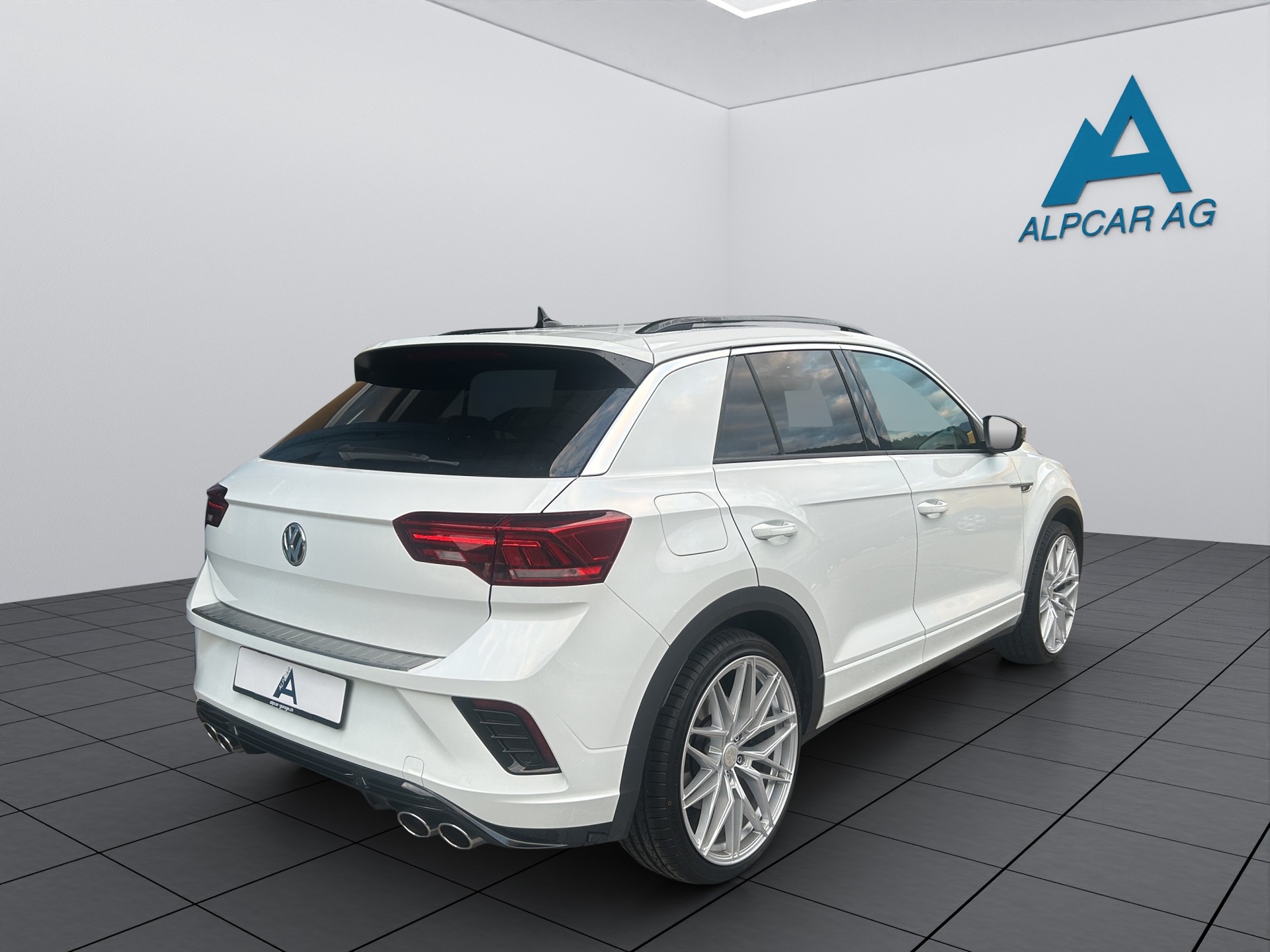VW T-Roc 2.0 TSI R DSG 4Motion-image-6