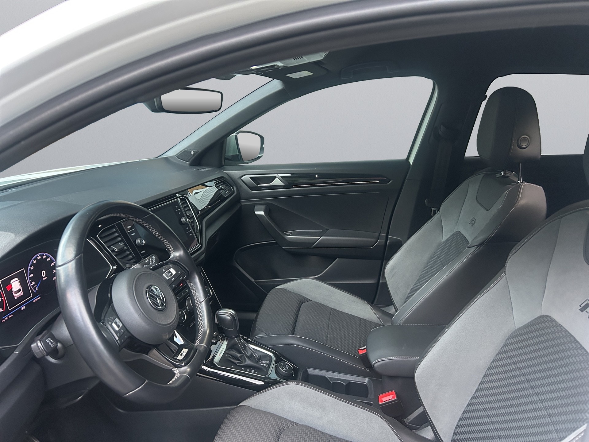 VW T-Roc 2.0 TSI R DSG 4Motion-image-10