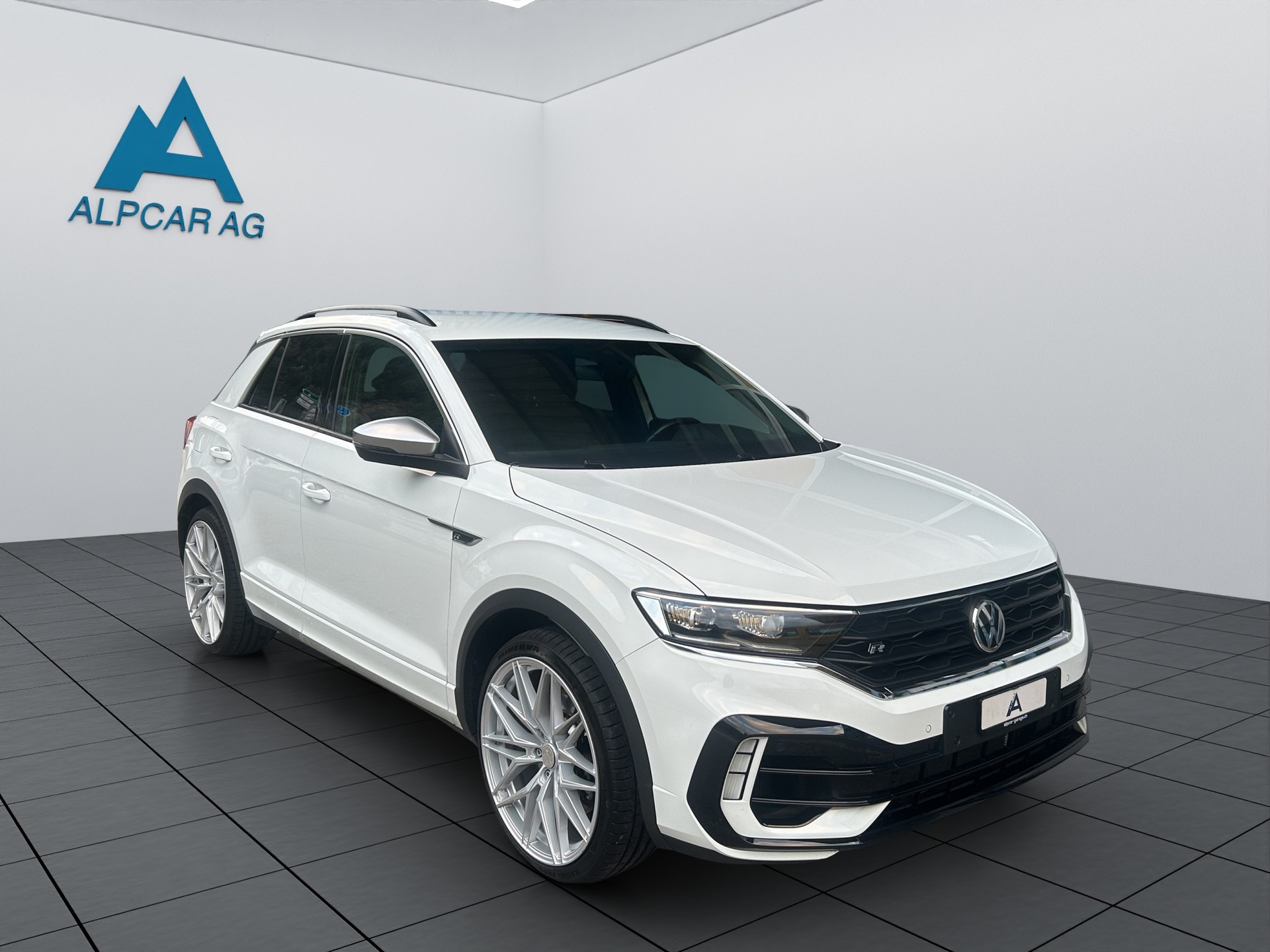 VW T-Roc 2.0 TSI R DSG 4Motion-image-8