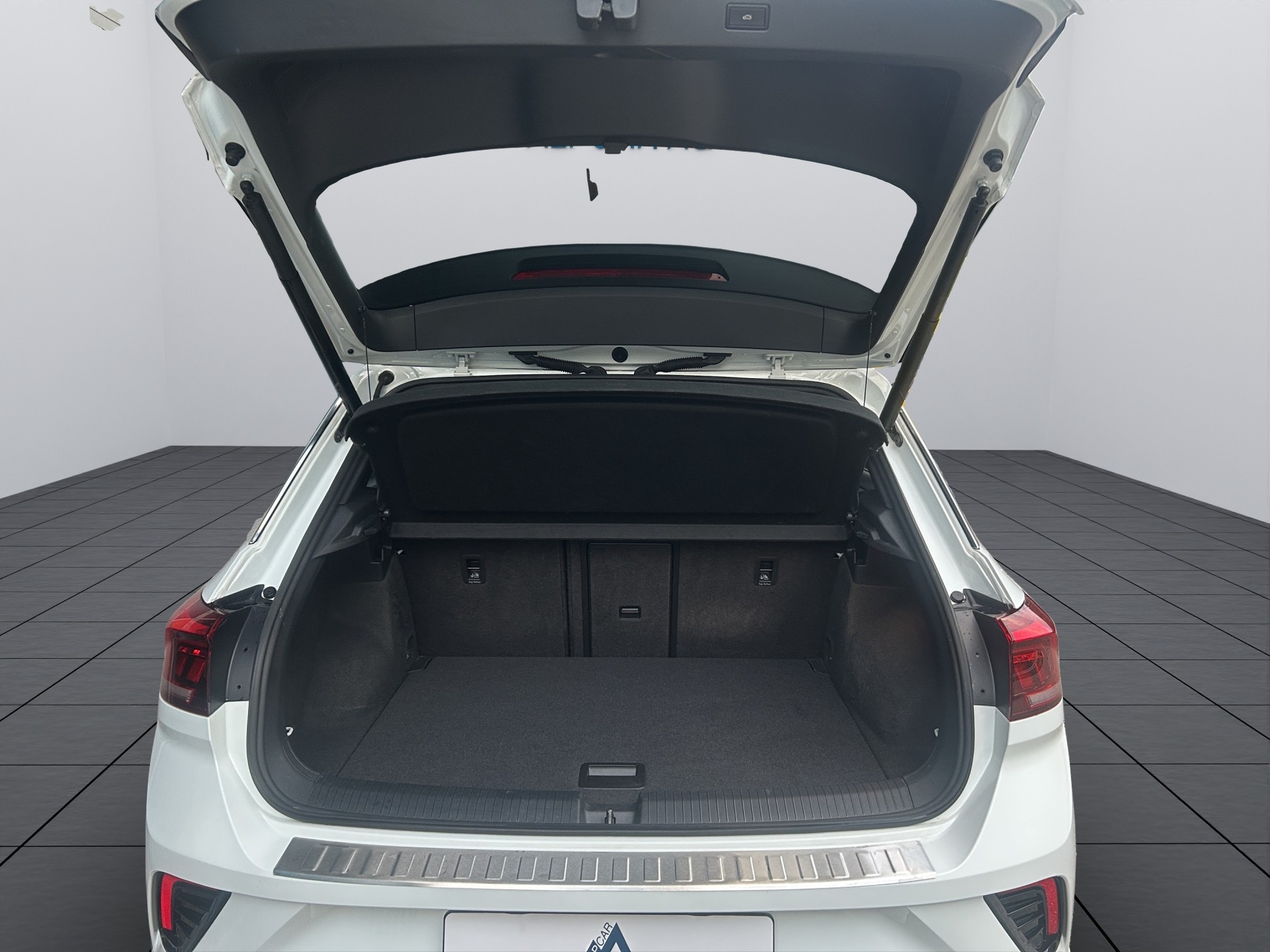 VW T-Roc 2.0 TSI R DSG 4Motion-image-12