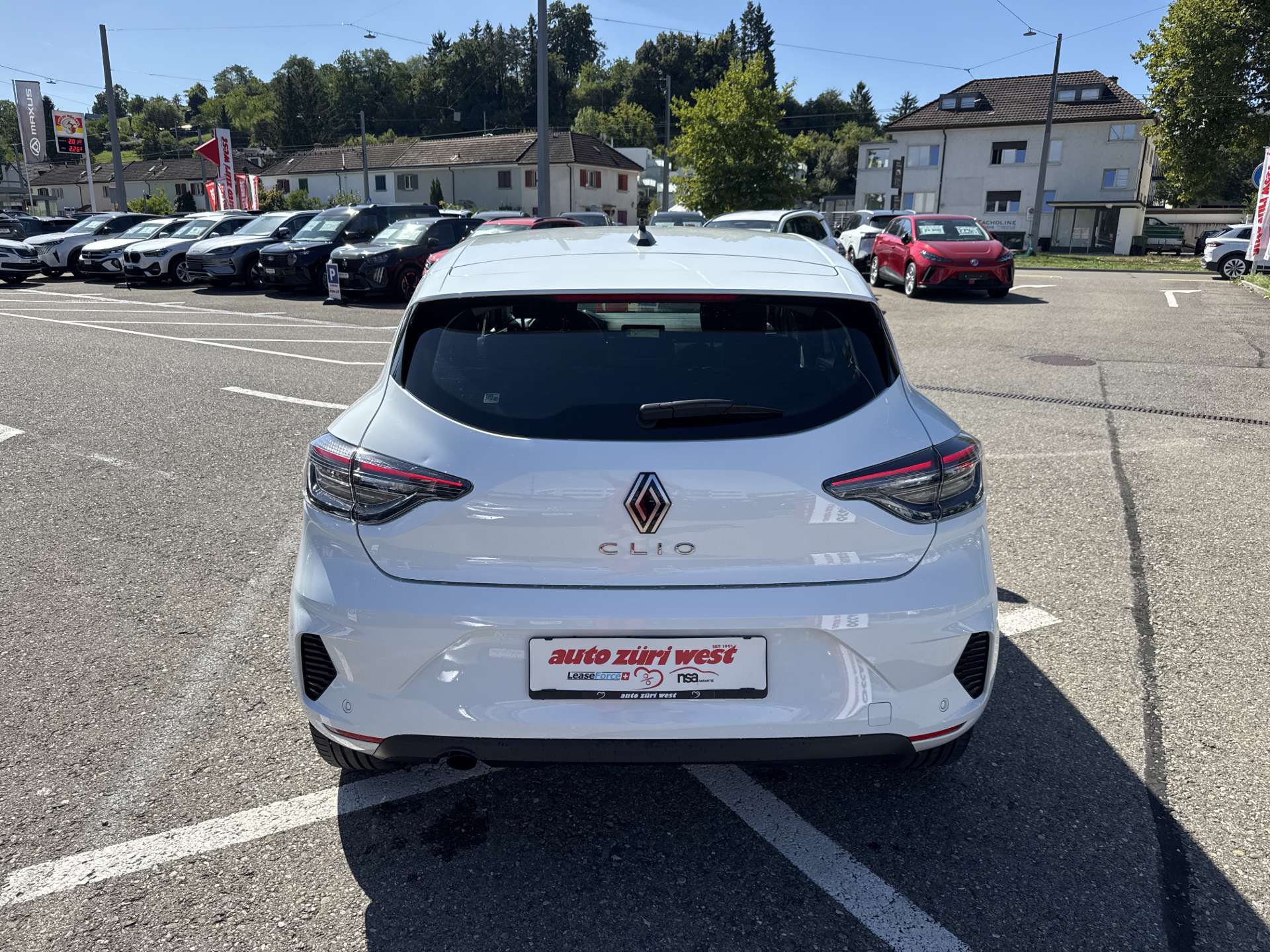 RENAULT Clio 1.5 DCi Evolution 100PS-image-14