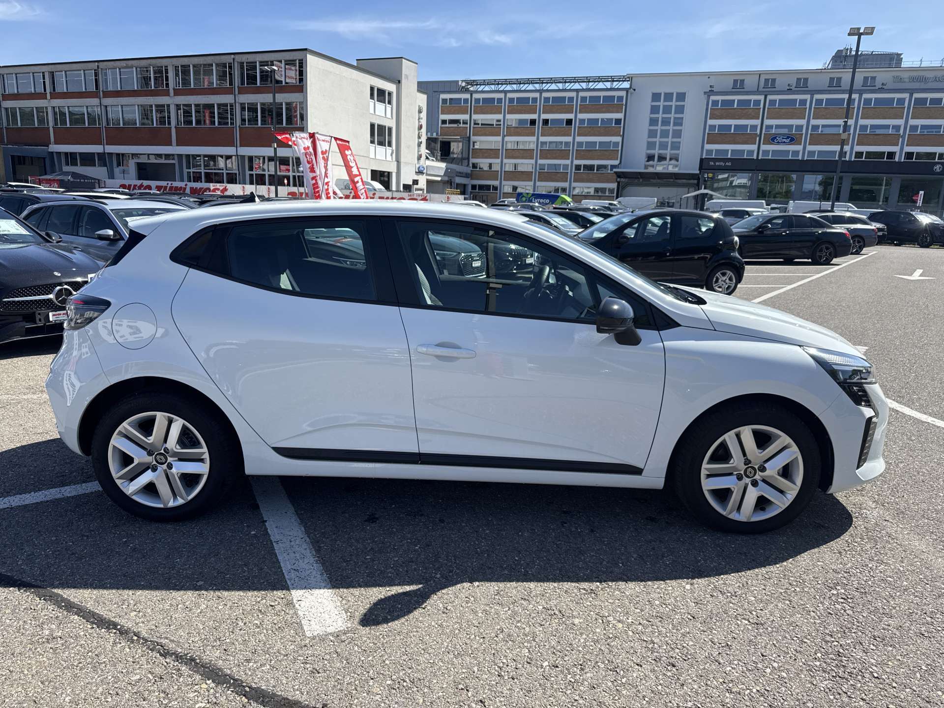 RENAULT Clio 1.5 DCi Evolution 100PS-image-10