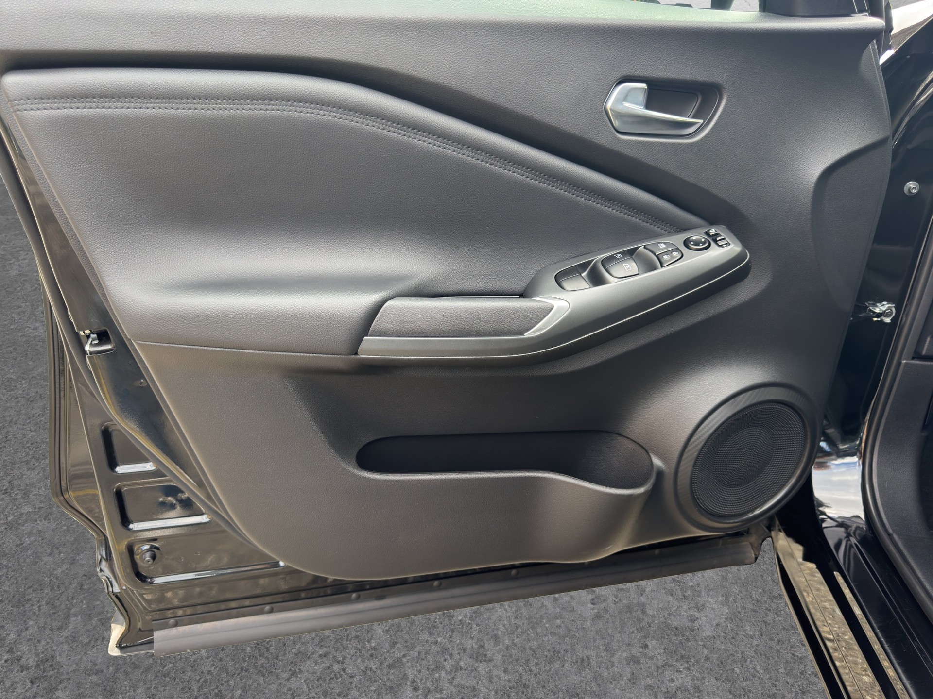 NISSAN Juke 1.6 FHEV N-Connecta-image-11
