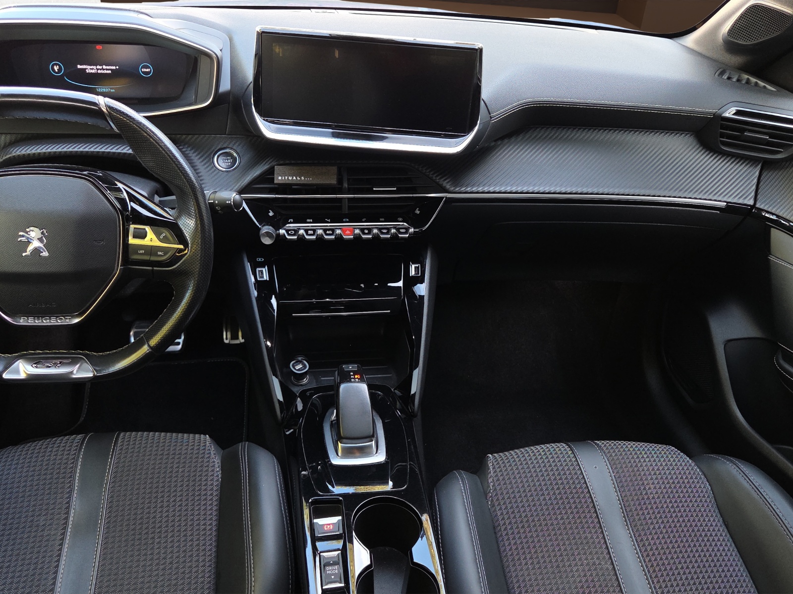 PEUGEOT 208 Elektrik GT-image-9