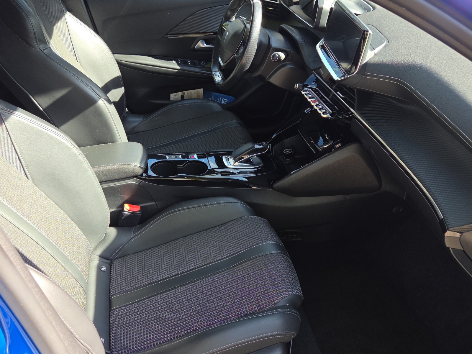 PEUGEOT 208 Elektrik GT-image-10