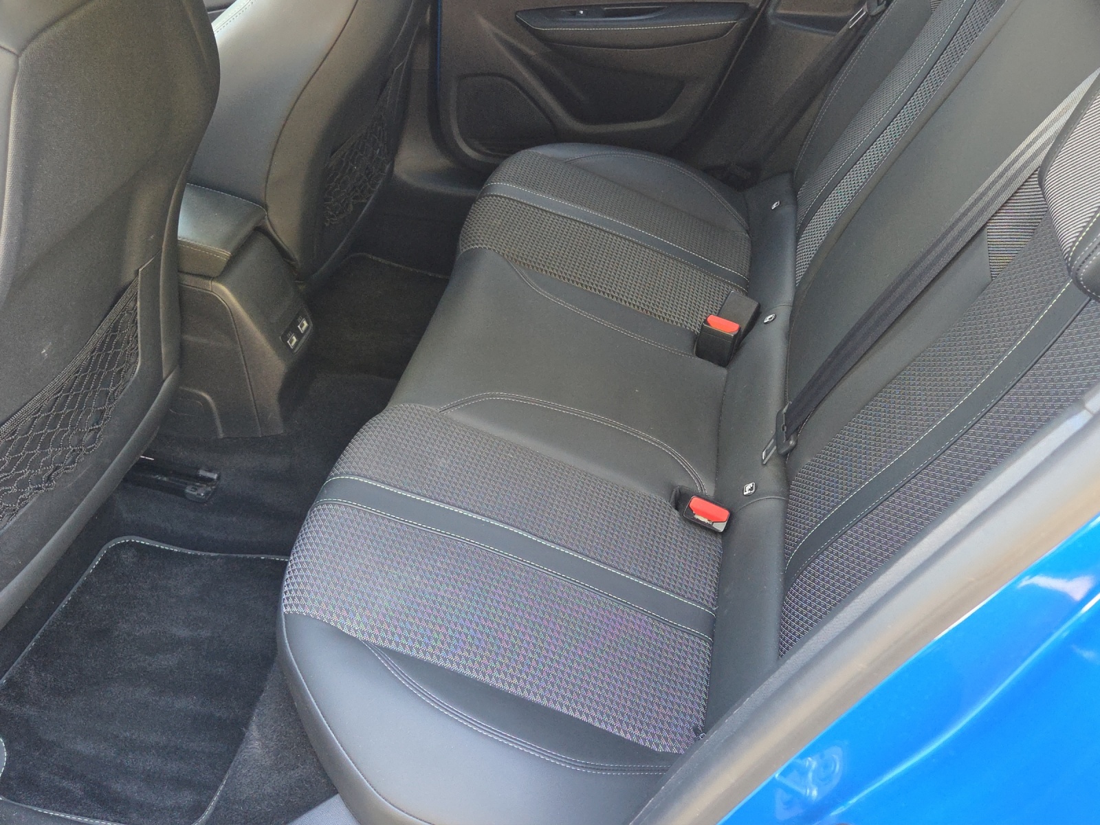 PEUGEOT 208 Elektrik GT-image-11