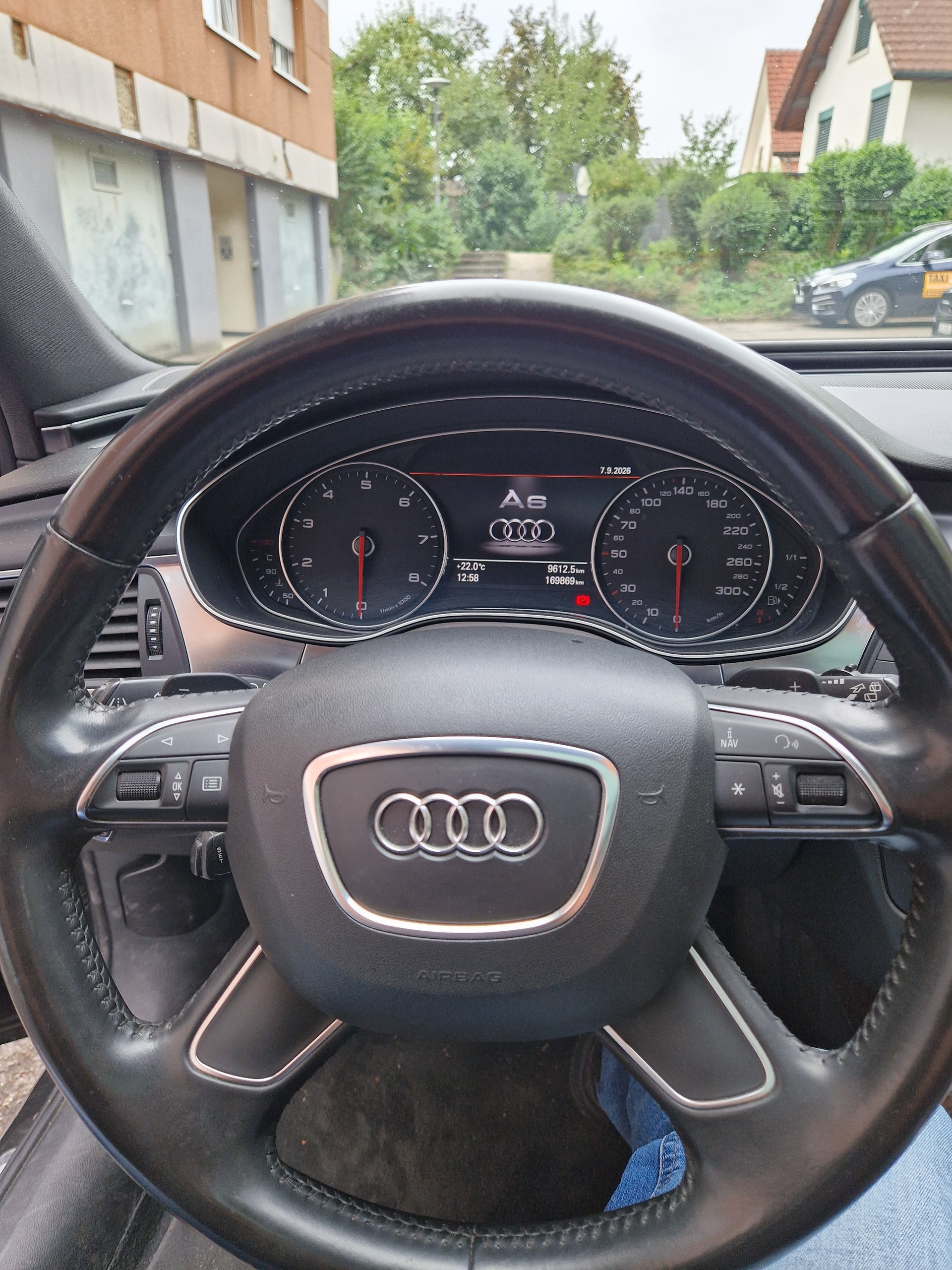 AUDI A6 Avant 3.0 TFSI V6 quattro S-tronic-image-13