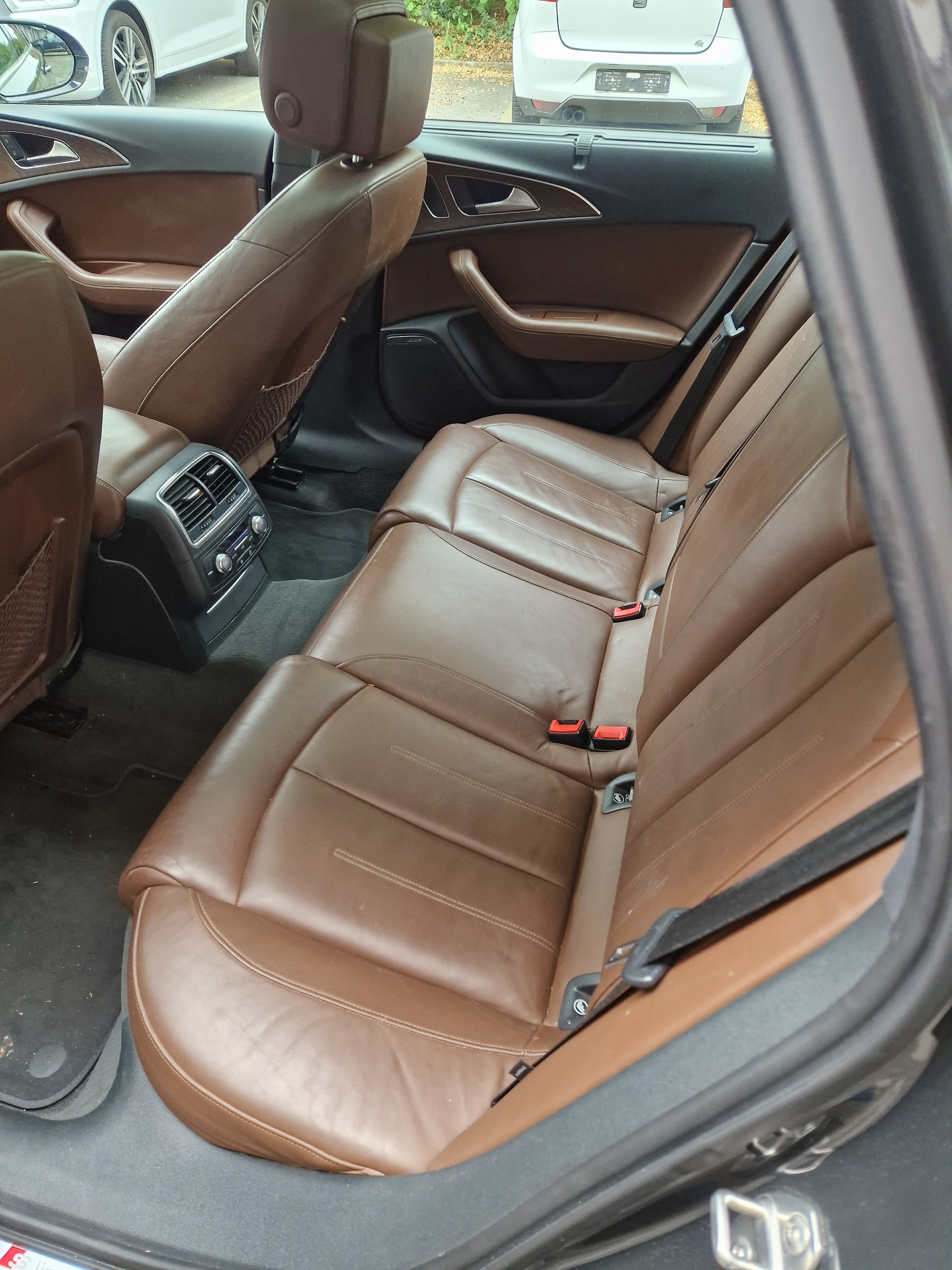 AUDI A6 Avant 3.0 TFSI V6 quattro S-tronic-image-4
