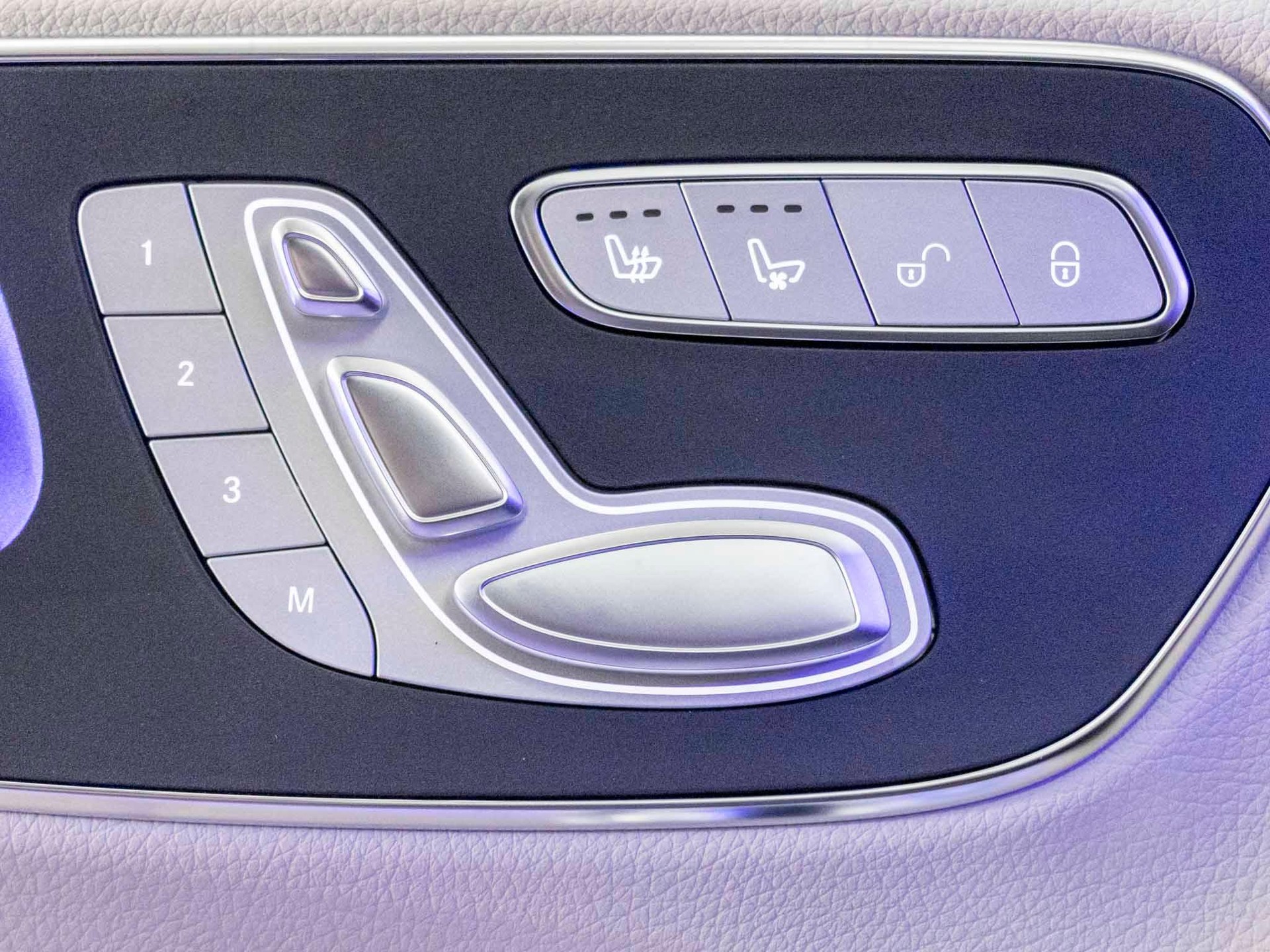MERCEDES-BENZ V 300 d 4MATIC AVANTGARDE L-image-12