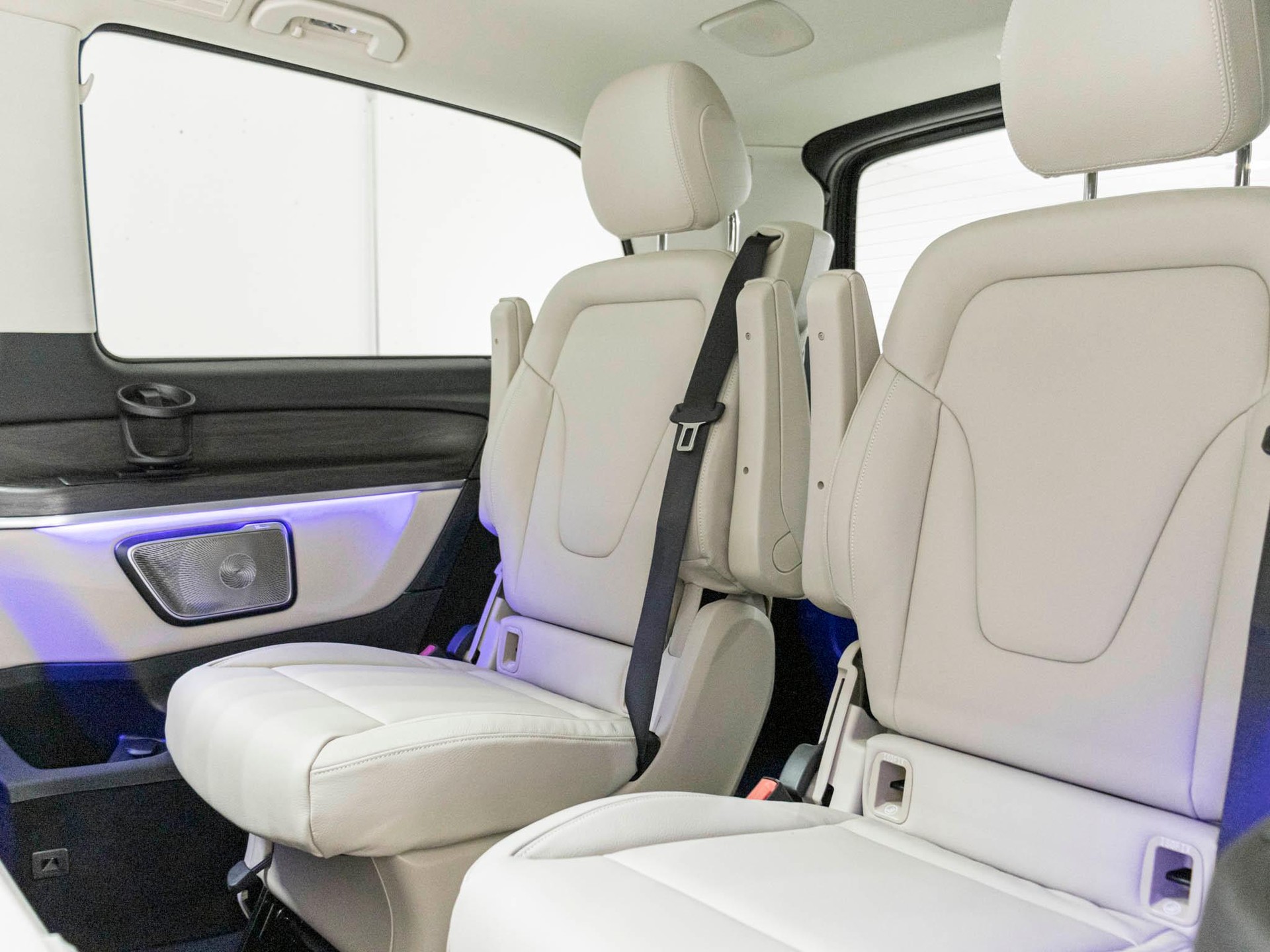 MERCEDES-BENZ V 300 d 4MATIC AVANTGARDE L-image-8