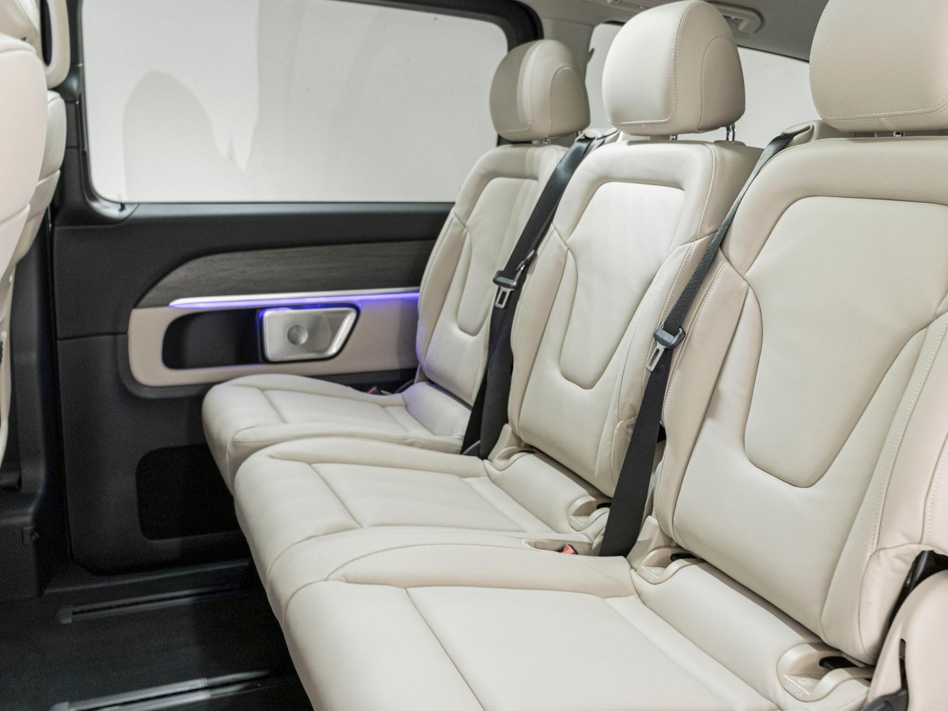 MERCEDES-BENZ V 300 d 4MATIC AVANTGARDE L-image-7