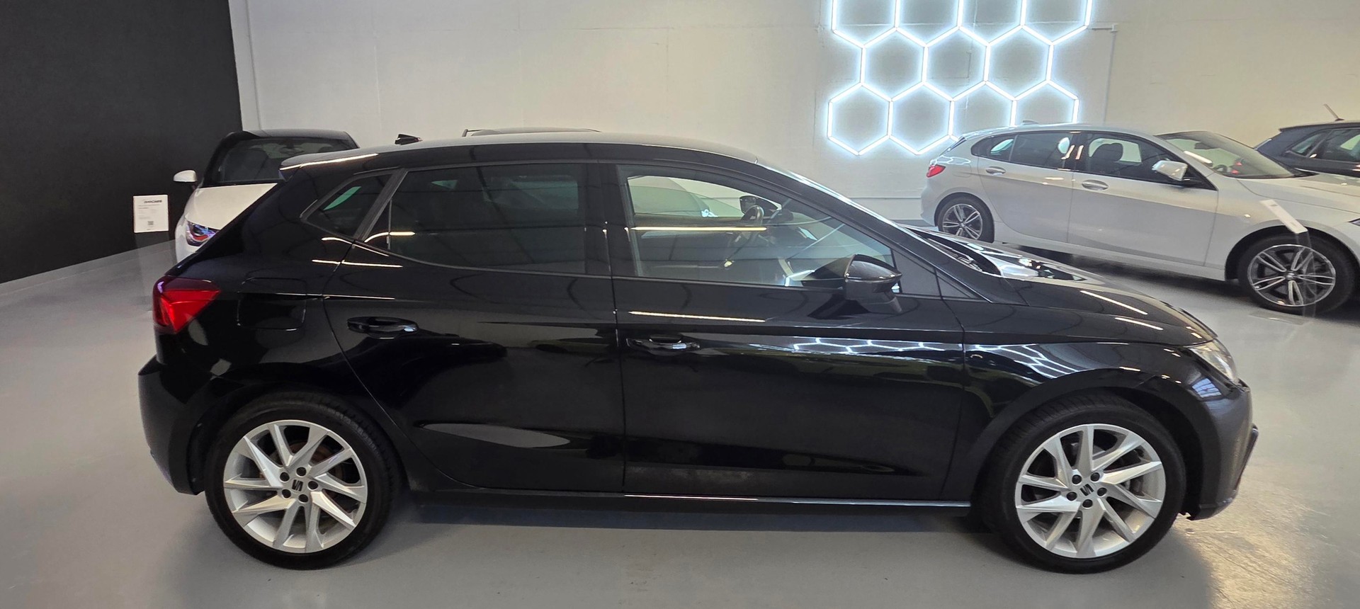 SEAT Ibiza 1.0 EcoTSI Hola FR DSG-image-1