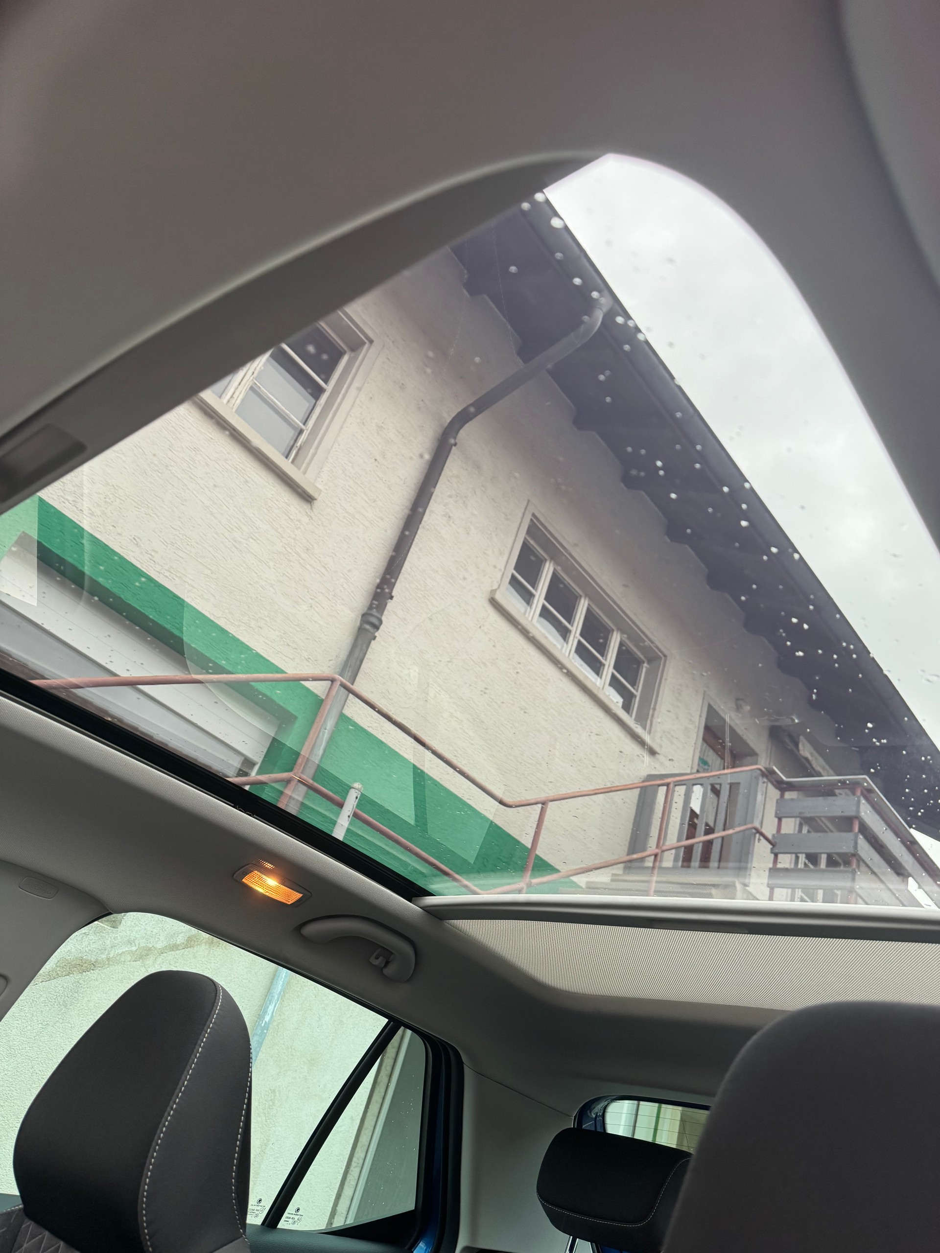 SKODA Fabia 1.0 TSI Monte Carlo DSG-image-11
