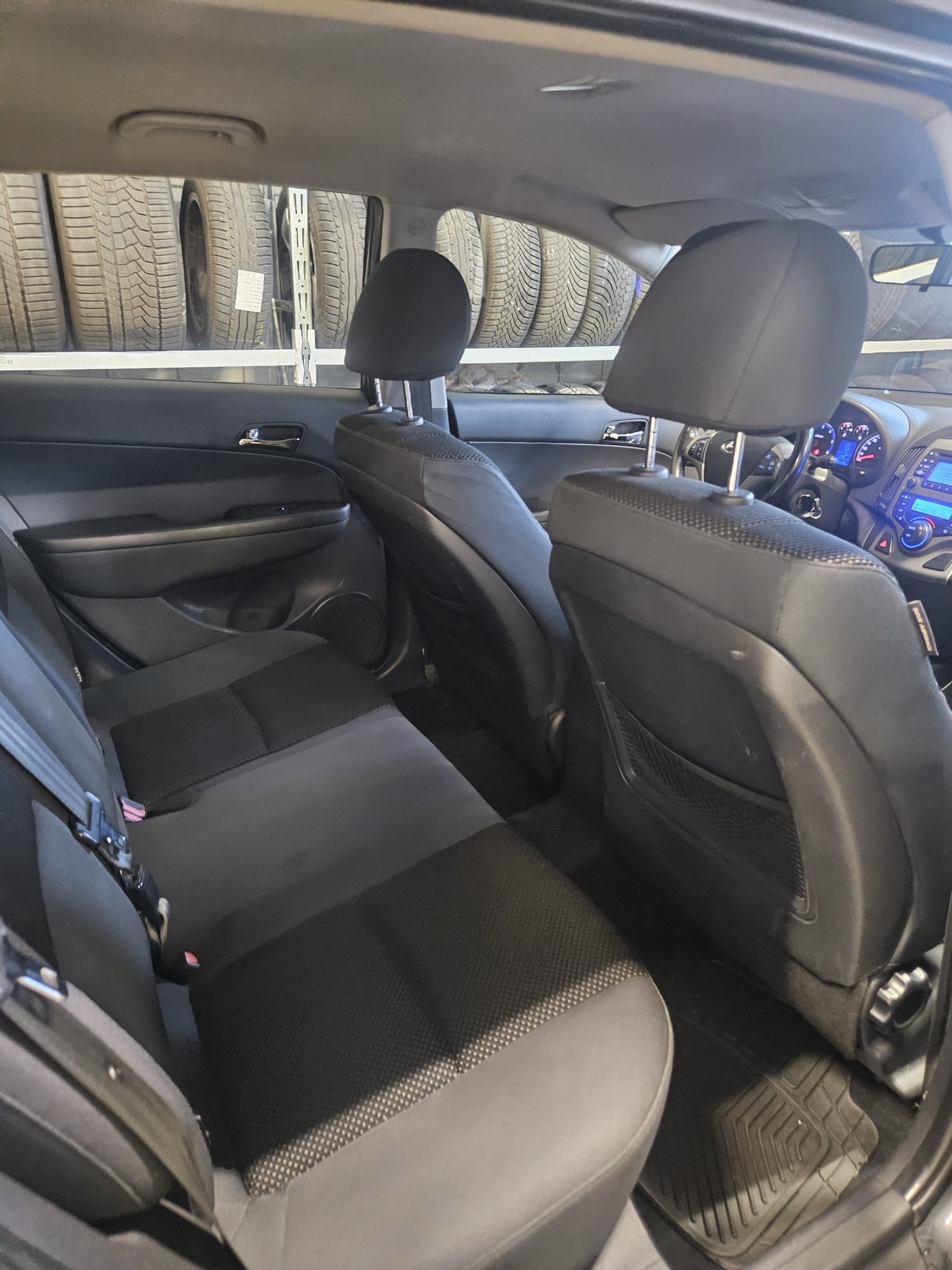 HYUNDAI i30-image-14