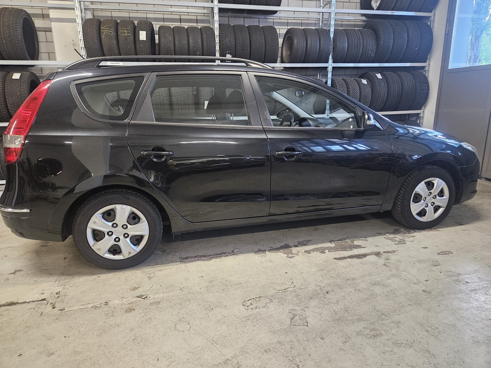 HYUNDAI i30-image-6