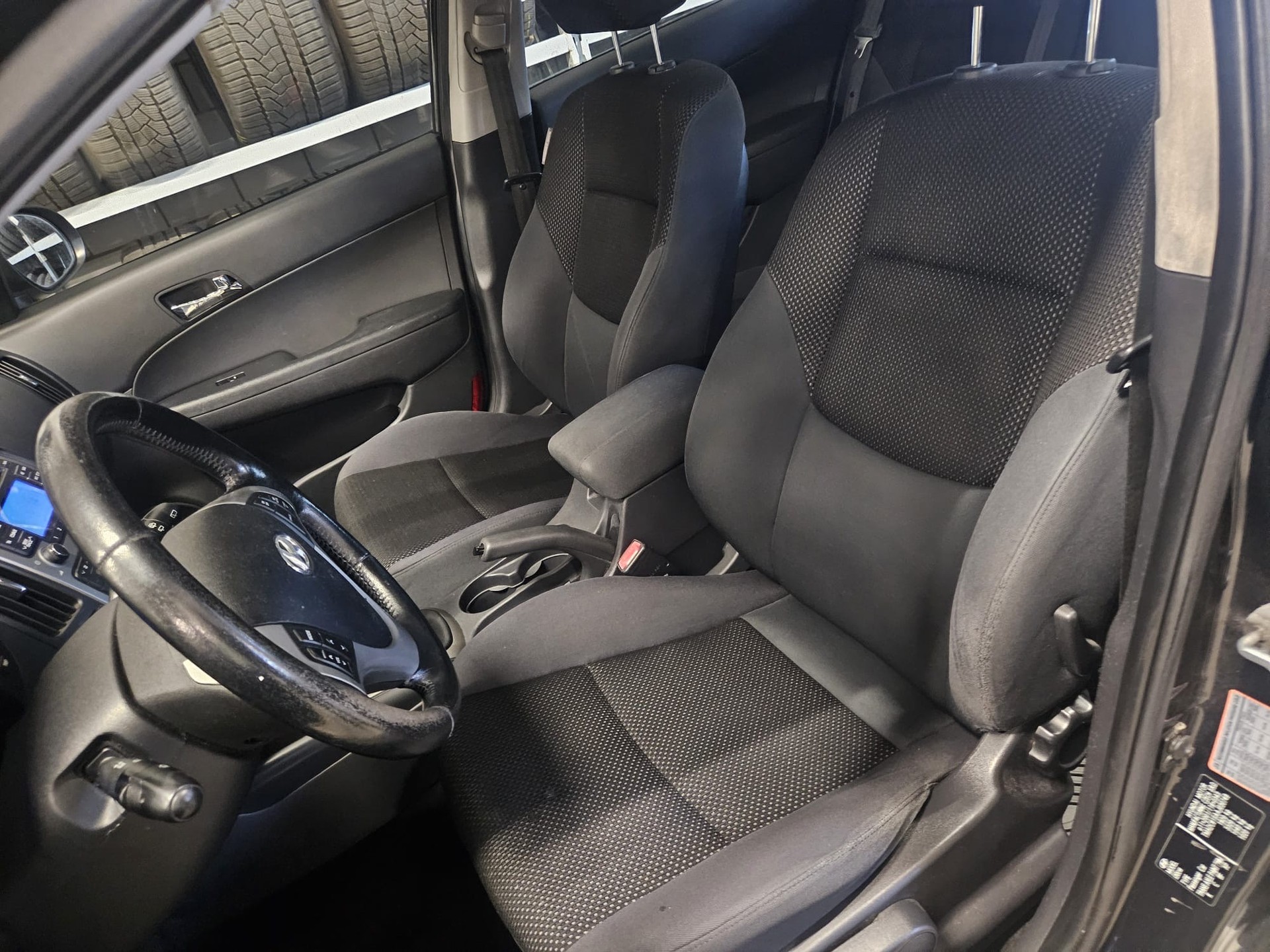 HYUNDAI i30-image-9