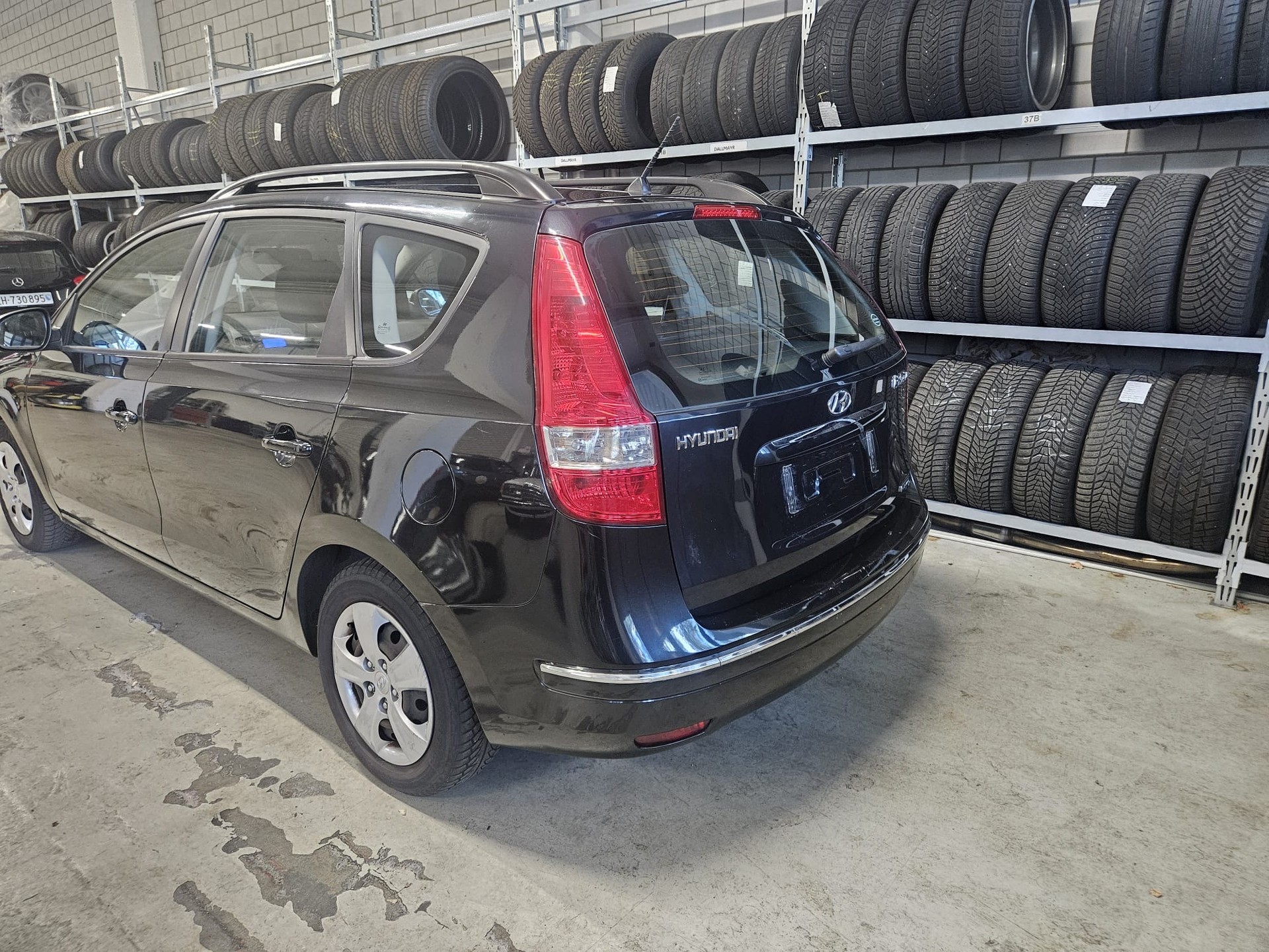 HYUNDAI i30-image-3