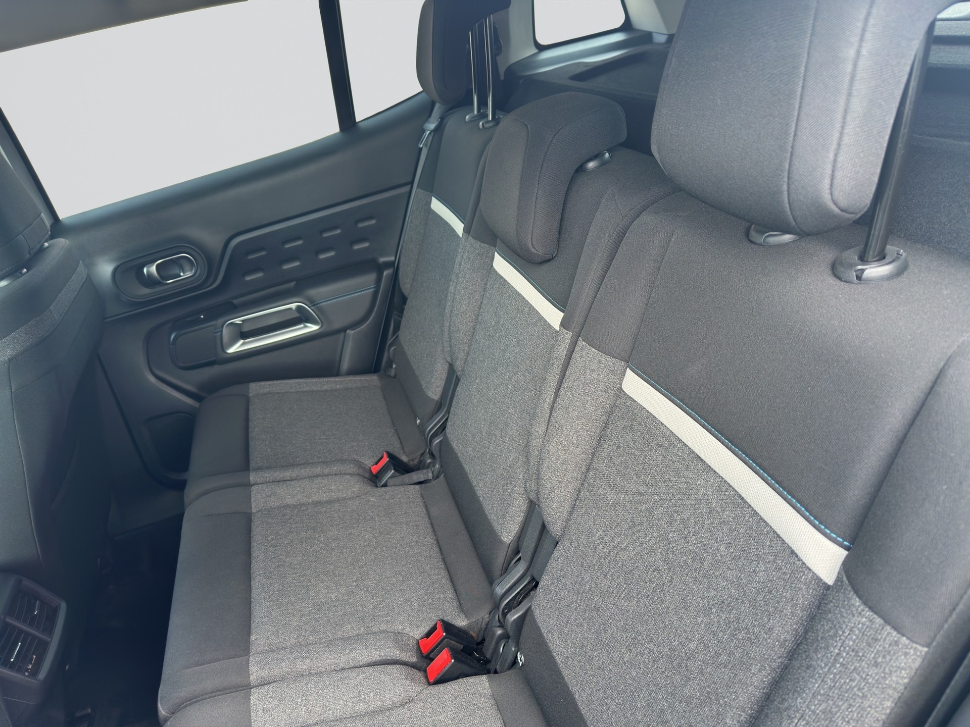 CITROEN C5 Aircross 1.2 HEV Plus-image-7