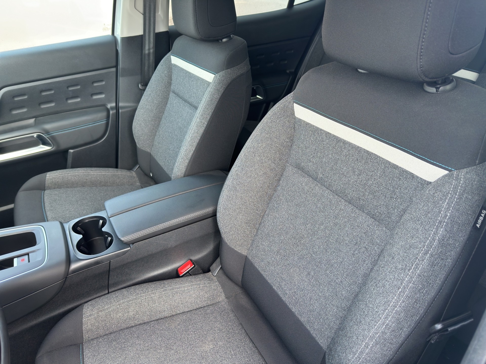 CITROEN C5 Aircross 1.2 HEV Plus-image-5