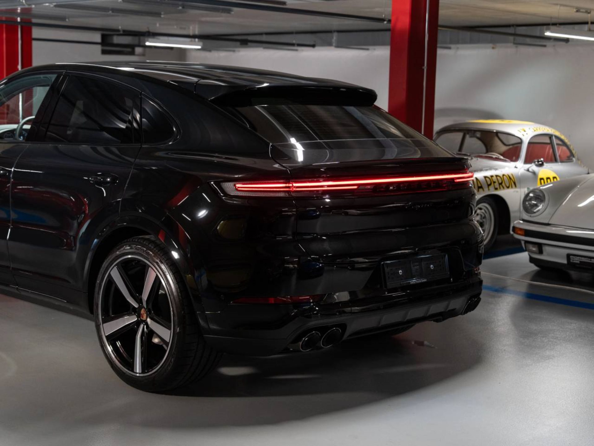 PORSCHE Cayenne Coupé Black Edition-image-23