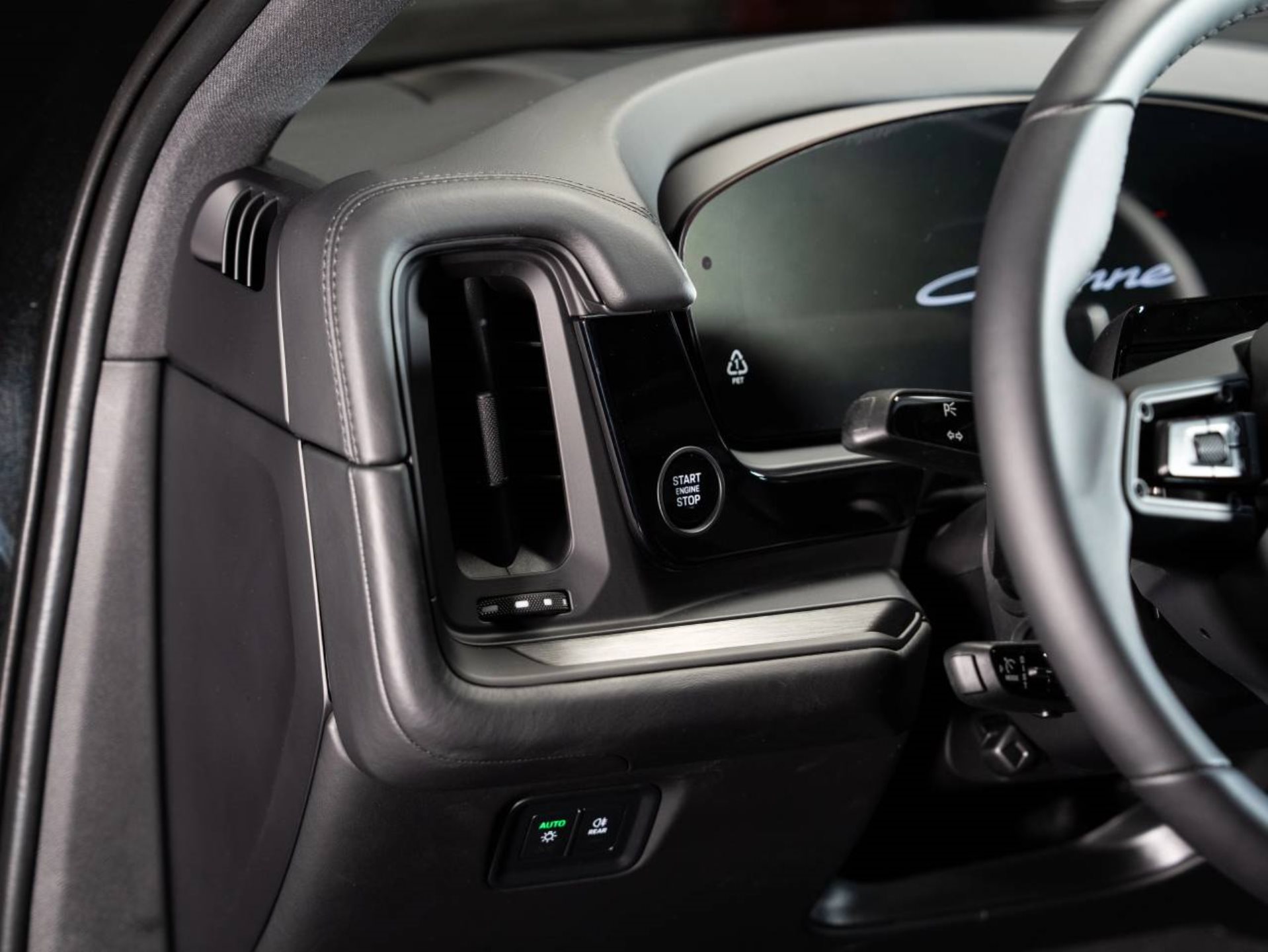 PORSCHE Cayenne Coupé Black Edition-image-16