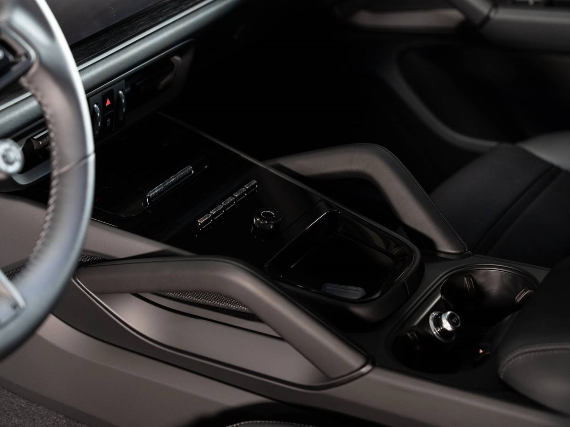 PORSCHE Cayenne Coupé Black Edition-image-11