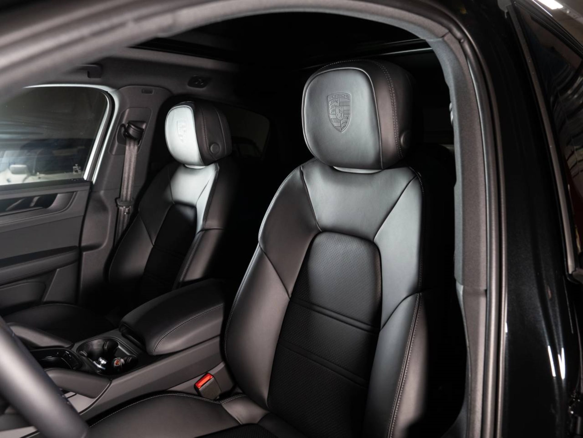 PORSCHE Cayenne Coupé Black Edition-image-4