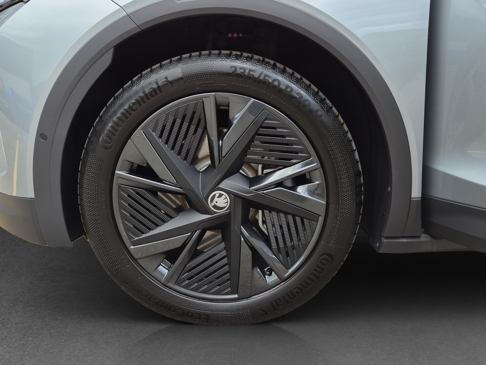SKODA Elroq RS 4x4-image-11