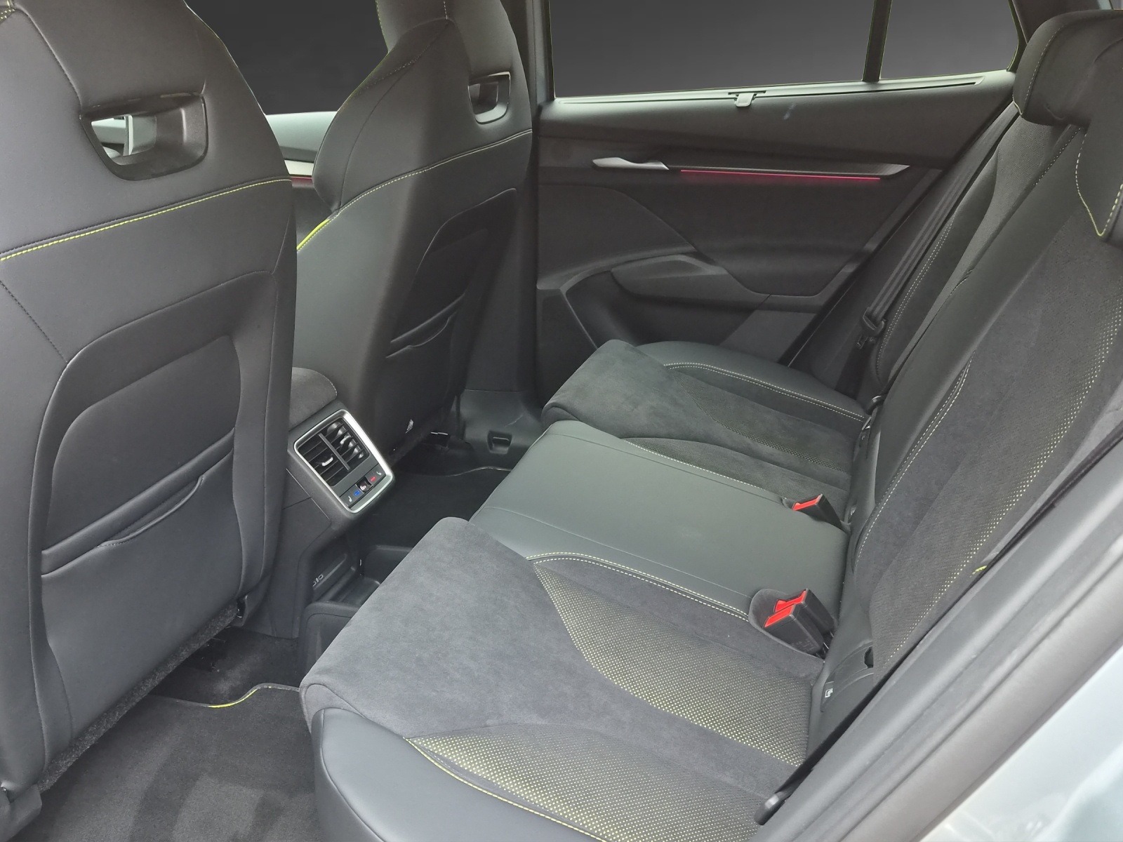 SKODA Elroq RS 4x4-image-6