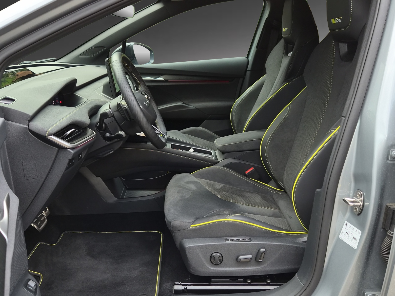 SKODA Elroq RS 4x4-image-5