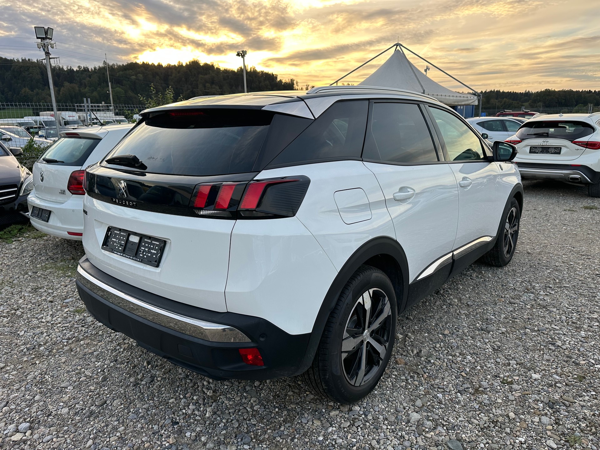 PEUGEOT 3008 1.2 PureTech Crossway EAT-image-3